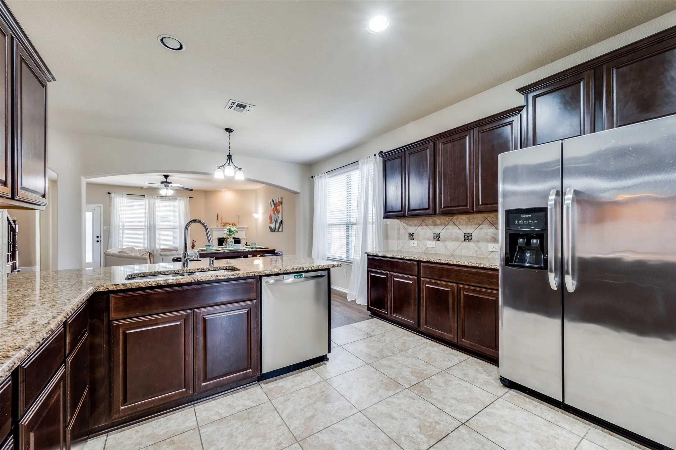 Single Family Residence For Rent in Collin County , 200 Mount Olive Avenue, Mc Kinney, Texas 75072, 4 Bedroom, 4 Bathroom, 2 Garage spaces, 3,066 Sqft, built in 2016, mls#21403352, Real Estate Agent in Mc Kinney, Homes For Rent in Collin county, Homes For Rent in Mc Kinney, Realtor in Mc Kinney Texas, Real Estate Brokerage Independent Realty Texas, Luminita Cordes Realtor