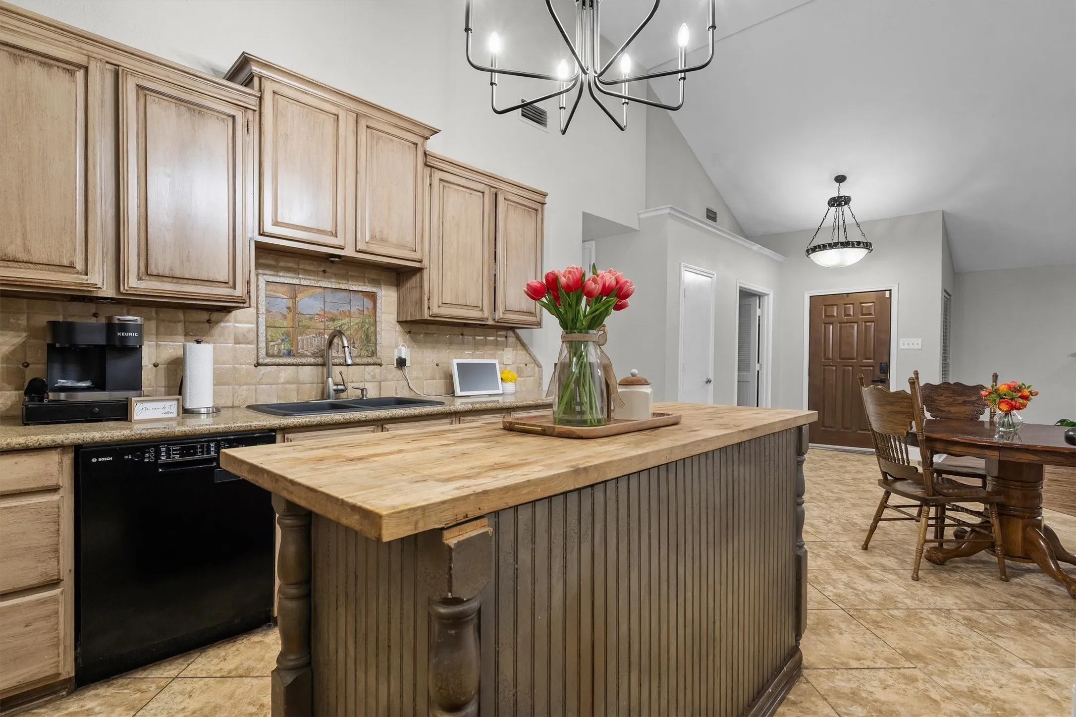 Single Family Residence For Sale in Denton County , 3700 Verlaine Drive, Carrollton, Texas 75007, 3 Bedroom, 2 Bathroom, 2 Garage spaces, 1,477 Sqft, built in 1983, mls#21403315, Real Estate Agent in Carrollton, Homes For Sale in Denton county, Homes For Sale in Carrollton, Realtor in Carrollton Texas, Real Estate Brokerage Independent Realty Texas, Luminita Cordes Realtor