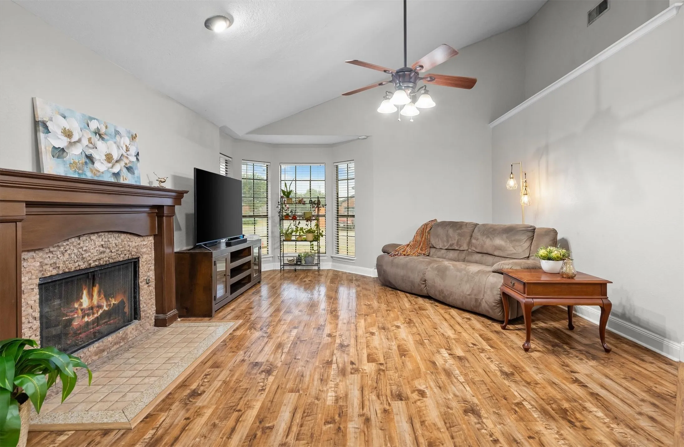Single Family Residence For Sale in Denton County , 3700 Verlaine Drive, Carrollton, Texas 75007, 3 Bedroom, 2 Bathroom, 2 Garage spaces, 1,477 Sqft, built in 1983, mls#21403315, Real Estate Agent in Carrollton, Homes For Sale in Denton county, Homes For Sale in Carrollton, Realtor in Carrollton Texas, Real Estate Brokerage Independent Realty Texas, Luminita Cordes Realtor