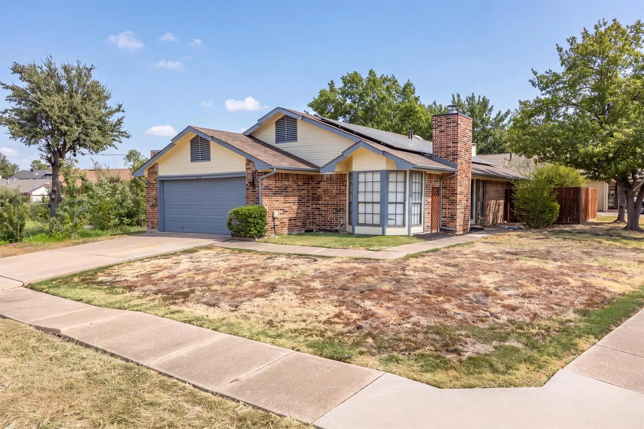 Single Family Residence For Sale in Denton County , 3700 Verlaine Drive, Carrollton, Texas 75007, 3 Bedroom, 2 Bathroom, 2 Garage spaces, 1,477 Sqft, built in 1983, mls#21403315, Real Estate Agent in Carrollton, Homes For Sale in Denton county, Homes For Sale in Carrollton, Realtor in Carrollton Texas, Real Estate Brokerage Independent Realty Texas, Luminita Cordes Realtor