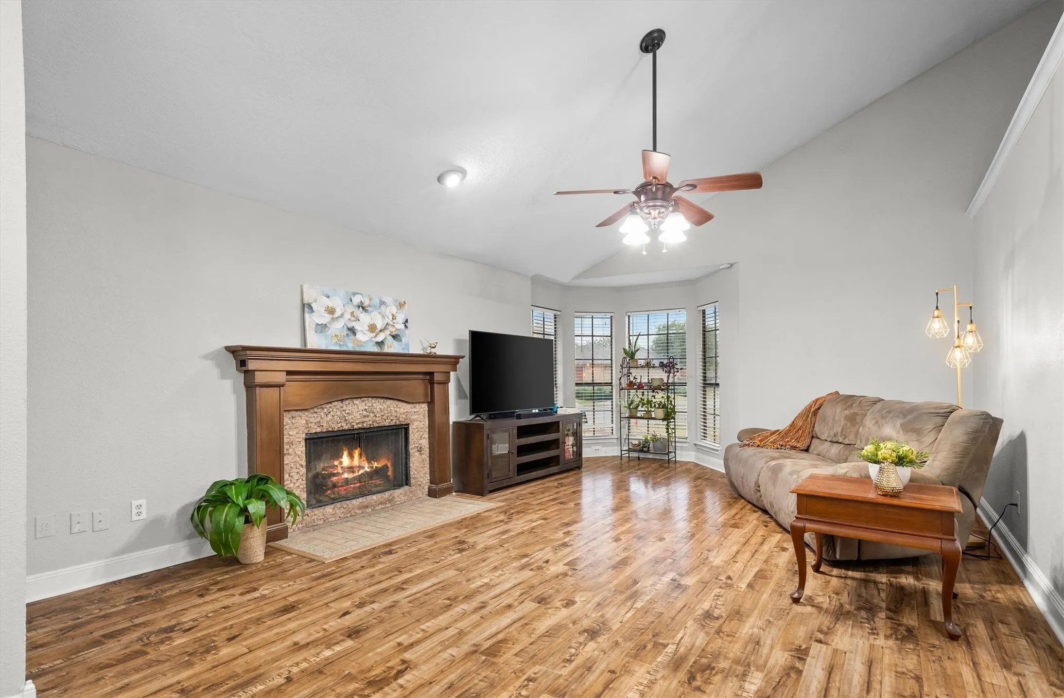 Single Family Residence For Sale in Denton County , 3700 Verlaine Drive, Carrollton, Texas 75007, 3 Bedroom, 2 Bathroom, 2 Garage spaces, 1,477 Sqft, built in 1983, mls#21403315, Real Estate Agent in Carrollton, Homes For Sale in Denton county, Homes For Sale in Carrollton, Realtor in Carrollton Texas, Real Estate Brokerage Independent Realty Texas, Luminita Cordes Realtor