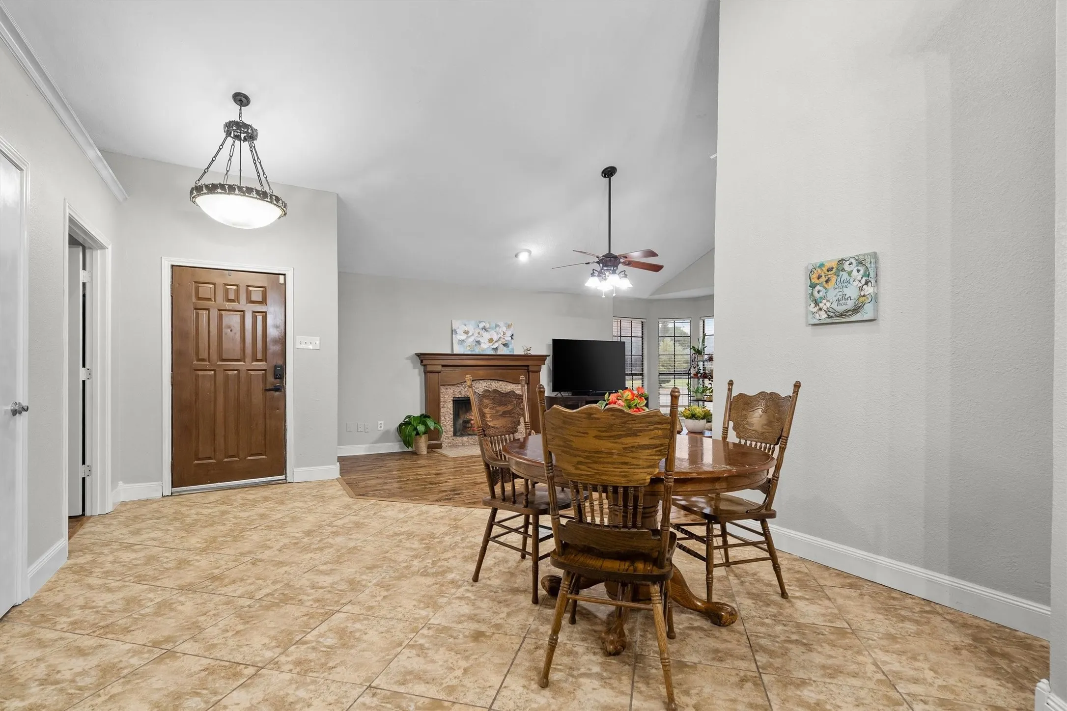 Single Family Residence For Sale in Denton County , 3700 Verlaine Drive, Carrollton, Texas 75007, 3 Bedroom, 2 Bathroom, 2 Garage spaces, 1,477 Sqft, built in 1983, mls#21403315, Real Estate Agent in Carrollton, Homes For Sale in Denton county, Homes For Sale in Carrollton, Realtor in Carrollton Texas, Real Estate Brokerage Independent Realty Texas, Luminita Cordes Realtor