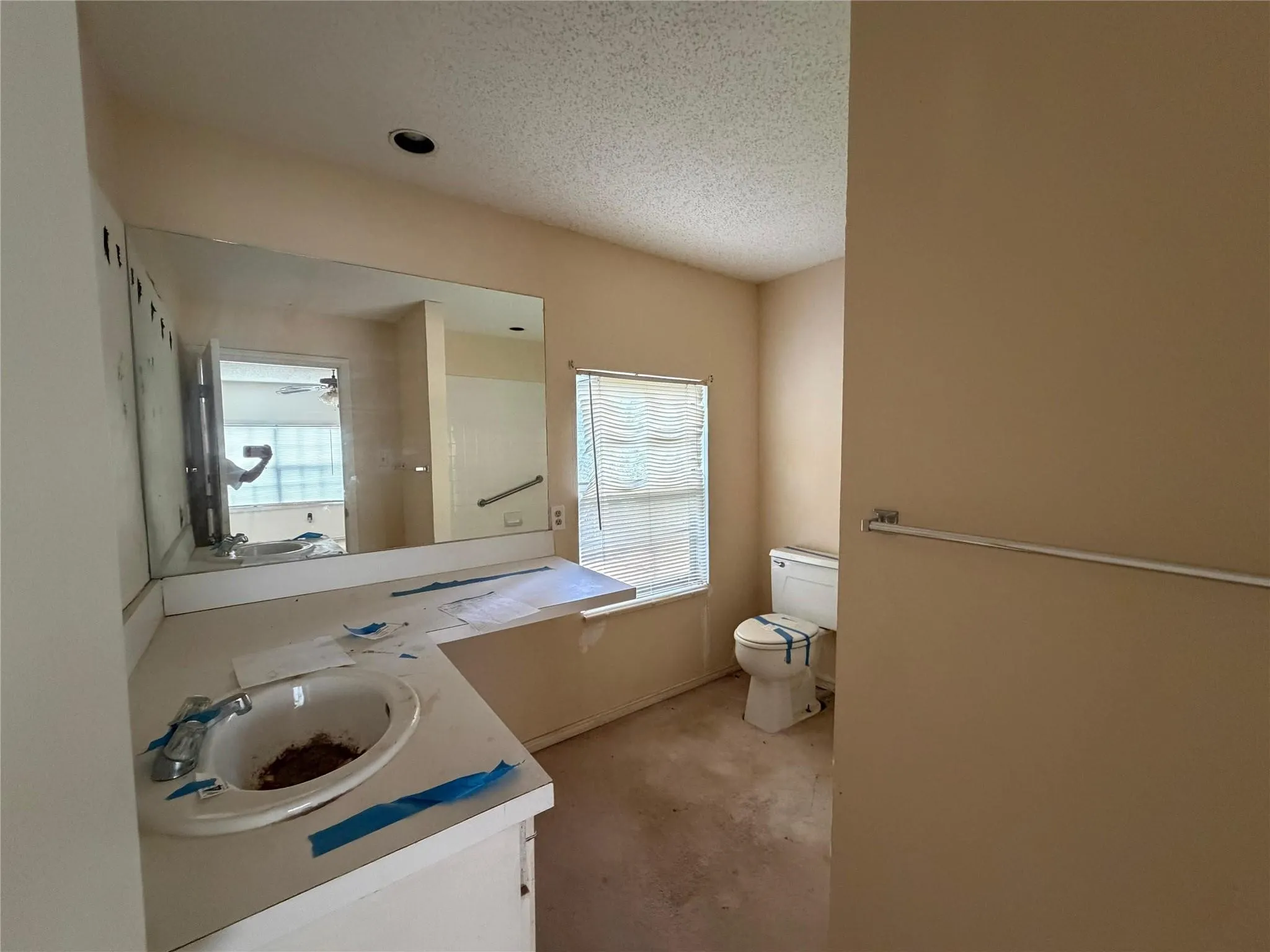 Single Family Residence For Sale in Bosque County , 325 County Road 1768, Clifton, Texas 76634, 2 Bedroom, 2 Bathroom, Garage spaces, 1,584 Sqft, built in 1993, mls#21403338, Real Estate Agent in Clifton, Homes For Sale in Bosque county, Homes For Sale in Clifton, Realtor in Clifton Texas, Real Estate Brokerage Independent Realty Texas, Luminita Cordes Realtor