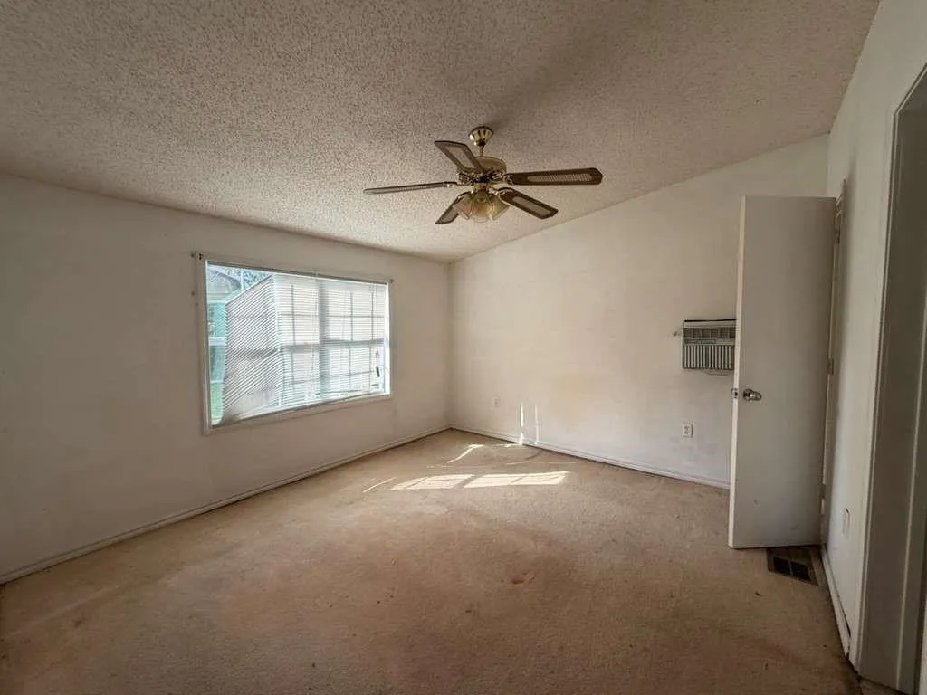 Single Family Residence For Sale in Bosque County , 325 County Road 1768, Clifton, Texas 76634, 2 Bedroom, 2 Bathroom, Garage spaces, 1,584 Sqft, built in 1993, mls#21403338, Real Estate Agent in Clifton, Homes For Sale in Bosque county, Homes For Sale in Clifton, Realtor in Clifton Texas, Real Estate Brokerage Independent Realty Texas, Luminita Cordes Realtor