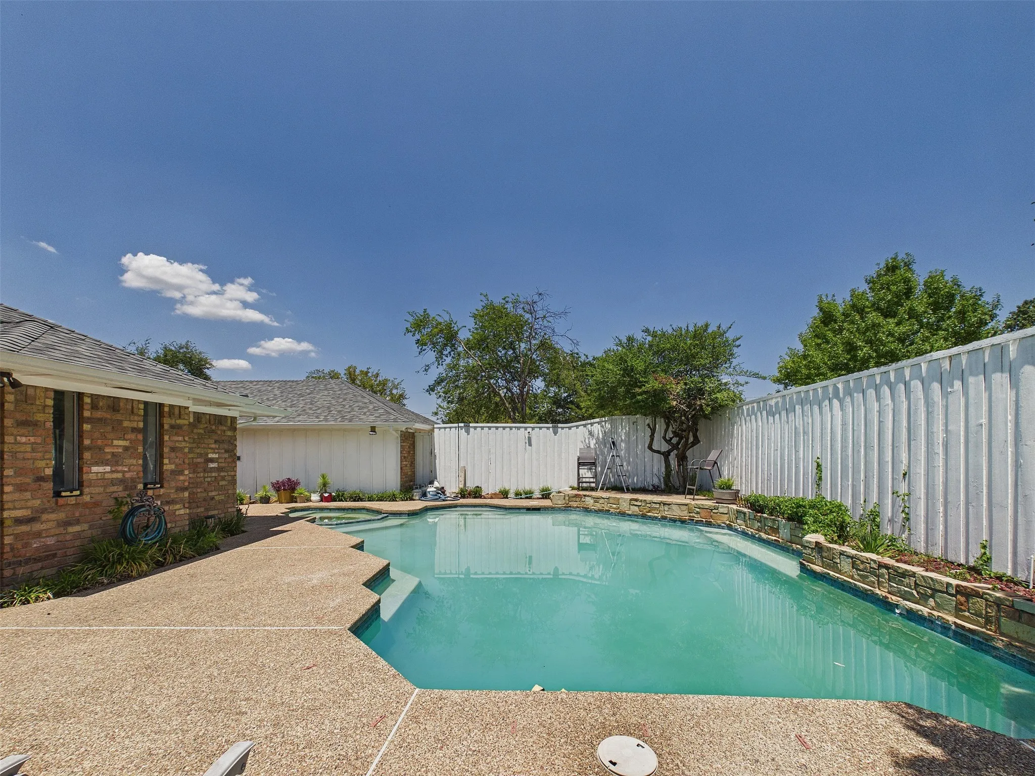 Single Family Residence For Sale in Dallas County , 12316 Rockland Drive, Dallas, Texas 75243, 3 Bedroom, 3 Bathroom, 2 Garage spaces, 2,567 Sqft, built in 1980, mls#21402402, Real Estate Agent in Dallas, Homes For Sale in Dallas county, Homes For Sale in Dallas, Realtor in Dallas Texas, Real Estate Brokerage Independent Realty Texas, Luminita Cordes Realtor