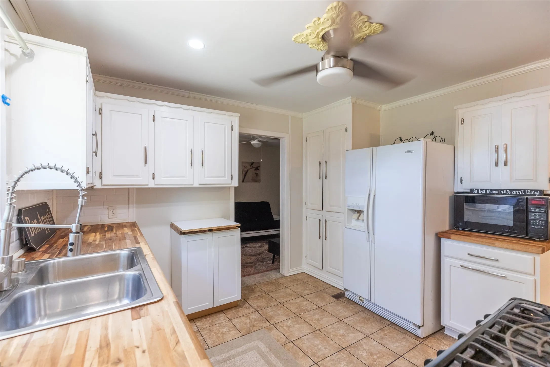 Single Family Residence For Sale in Taylor County , 1434 Briarwood Street, Abilene, Texas 79603, 3 Bedroom, 1 Bathroom, Garage spaces, 1,032 Sqft, built in 1955, mls#21403365, Real Estate Agent in Abilene, Homes For Sale in Taylor county, Homes For Sale in Abilene, Realtor in Abilene Texas, Real Estate Brokerage Independent Realty Texas, Luminita Cordes Realtor