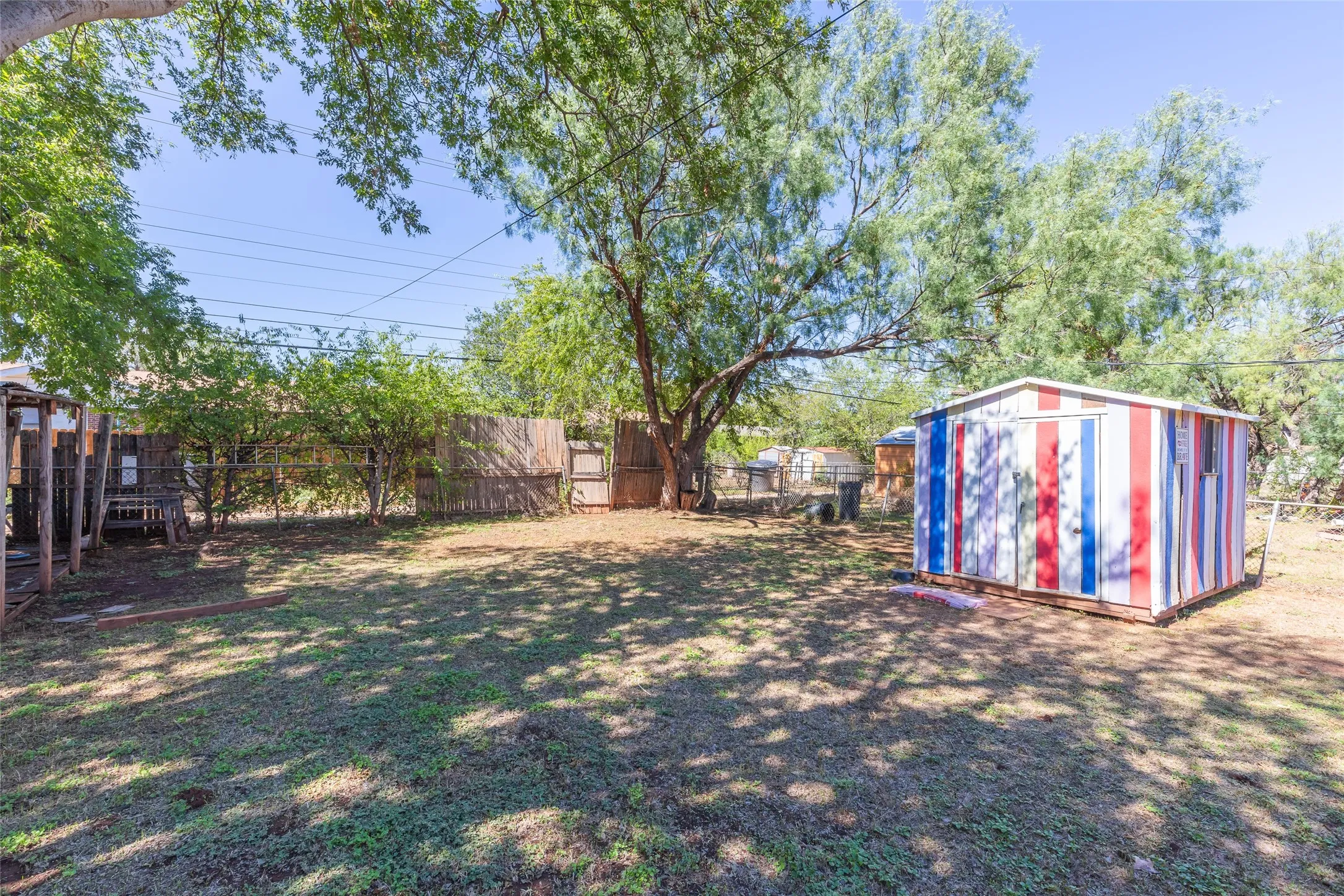 Single Family Residence For Sale in Taylor County , 1434 Briarwood Street, Abilene, Texas 79603, 3 Bedroom, 1 Bathroom, Garage spaces, 1,032 Sqft, built in 1955, mls#21403365, Real Estate Agent in Abilene, Homes For Sale in Taylor county, Homes For Sale in Abilene, Realtor in Abilene Texas, Real Estate Brokerage Independent Realty Texas, Luminita Cordes Realtor