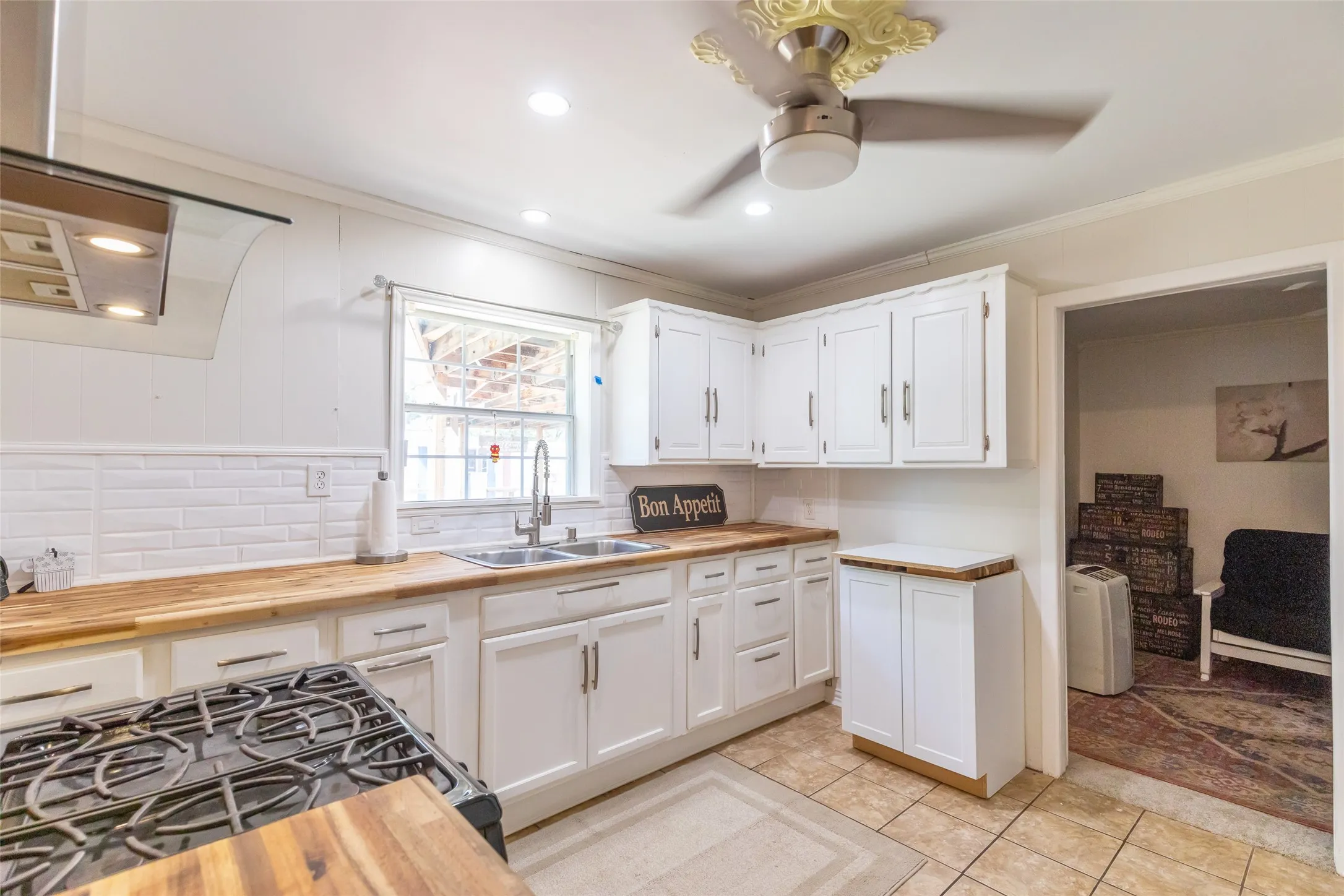 Single Family Residence For Sale in Taylor County , 1434 Briarwood Street, Abilene, Texas 79603, 3 Bedroom, 1 Bathroom, Garage spaces, 1,032 Sqft, built in 1955, mls#21403365, Real Estate Agent in Abilene, Homes For Sale in Taylor county, Homes For Sale in Abilene, Realtor in Abilene Texas, Real Estate Brokerage Independent Realty Texas, Luminita Cordes Realtor
