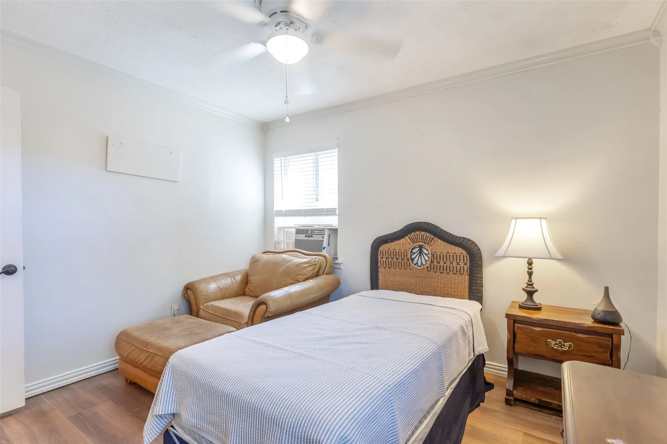 Single Family Residence For Sale in Taylor County , 1434 Briarwood Street, Abilene, Texas 79603, 3 Bedroom, 1 Bathroom, Garage spaces, 1,032 Sqft, built in 1955, mls#21403365, Real Estate Agent in Abilene, Homes For Sale in Taylor county, Homes For Sale in Abilene, Realtor in Abilene Texas, Real Estate Brokerage Independent Realty Texas, Luminita Cordes Realtor