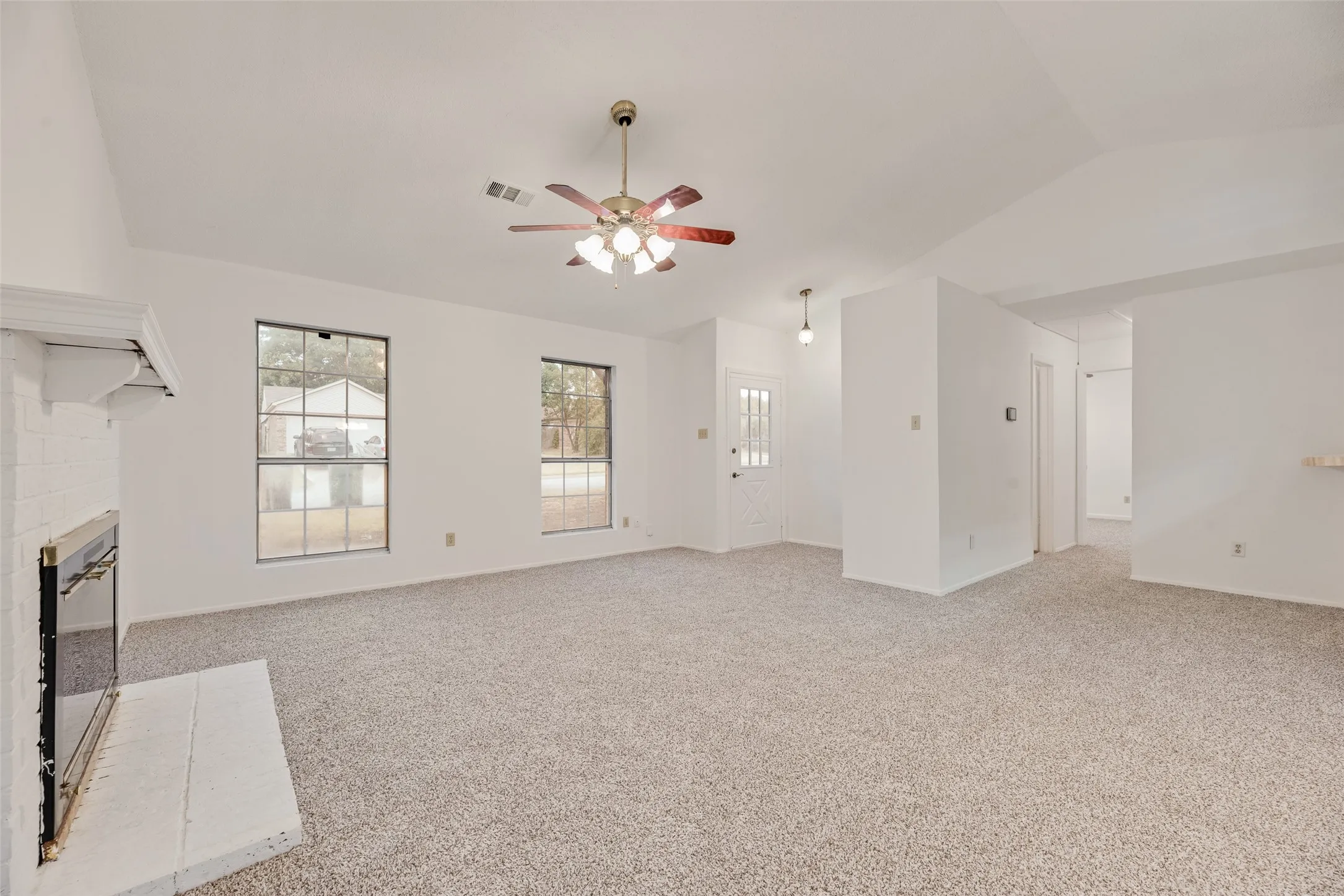 Single Family Residence For Sale in Tarrant County , 3904 Manzinita Street, Fort Worth, Texas 76137, 3 Bedroom, 1 Bathroom, Garage spaces, 1,053 Sqft, built in 1983, mls#21403367, Real Estate Agent in Fort Worth, Homes For Sale in Tarrant county, Homes For Sale in Fort Worth, Realtor in Fort Worth Texas, Real Estate Brokerage Independent Realty Texas, Luminita Cordes Realtor