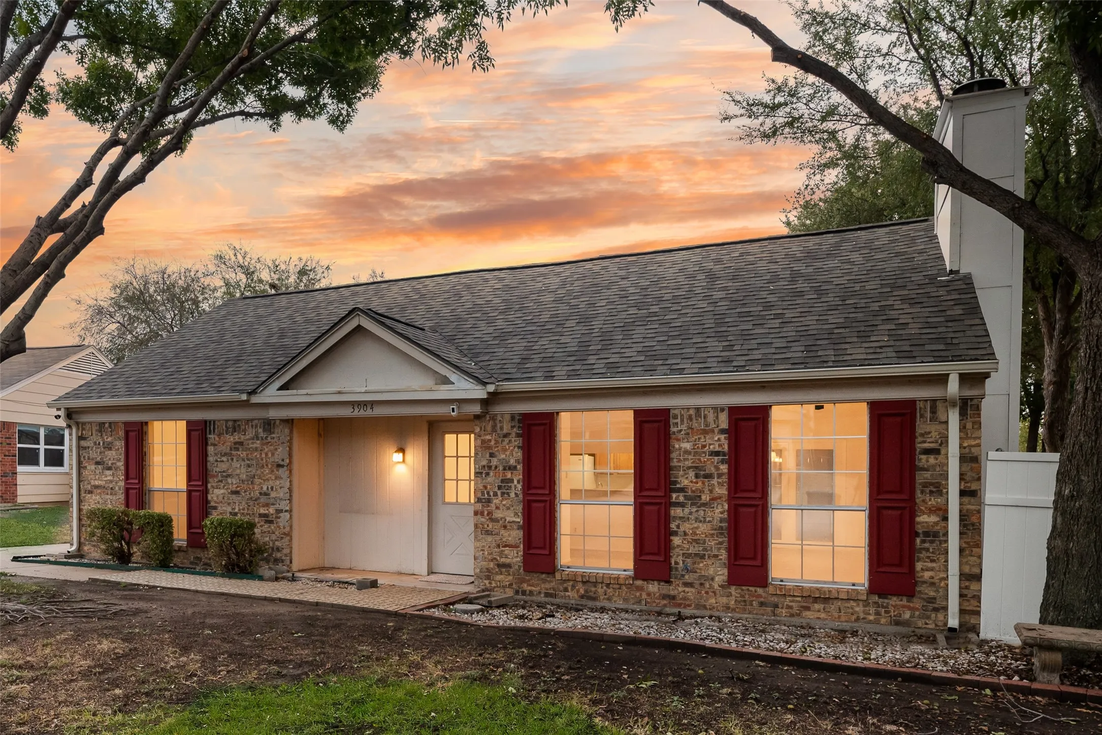 Single Family Residence For Sale in Tarrant County , 3904 Manzinita Street, Fort Worth, Texas 76137, 3 Bedroom, 1 Bathroom, Garage spaces, 1,053 Sqft, built in 1983, mls#21403367, Real Estate Agent in Fort Worth, Homes For Sale in Tarrant county, Homes For Sale in Fort Worth, Realtor in Fort Worth Texas, Real Estate Brokerage Independent Realty Texas, Luminita Cordes Realtor