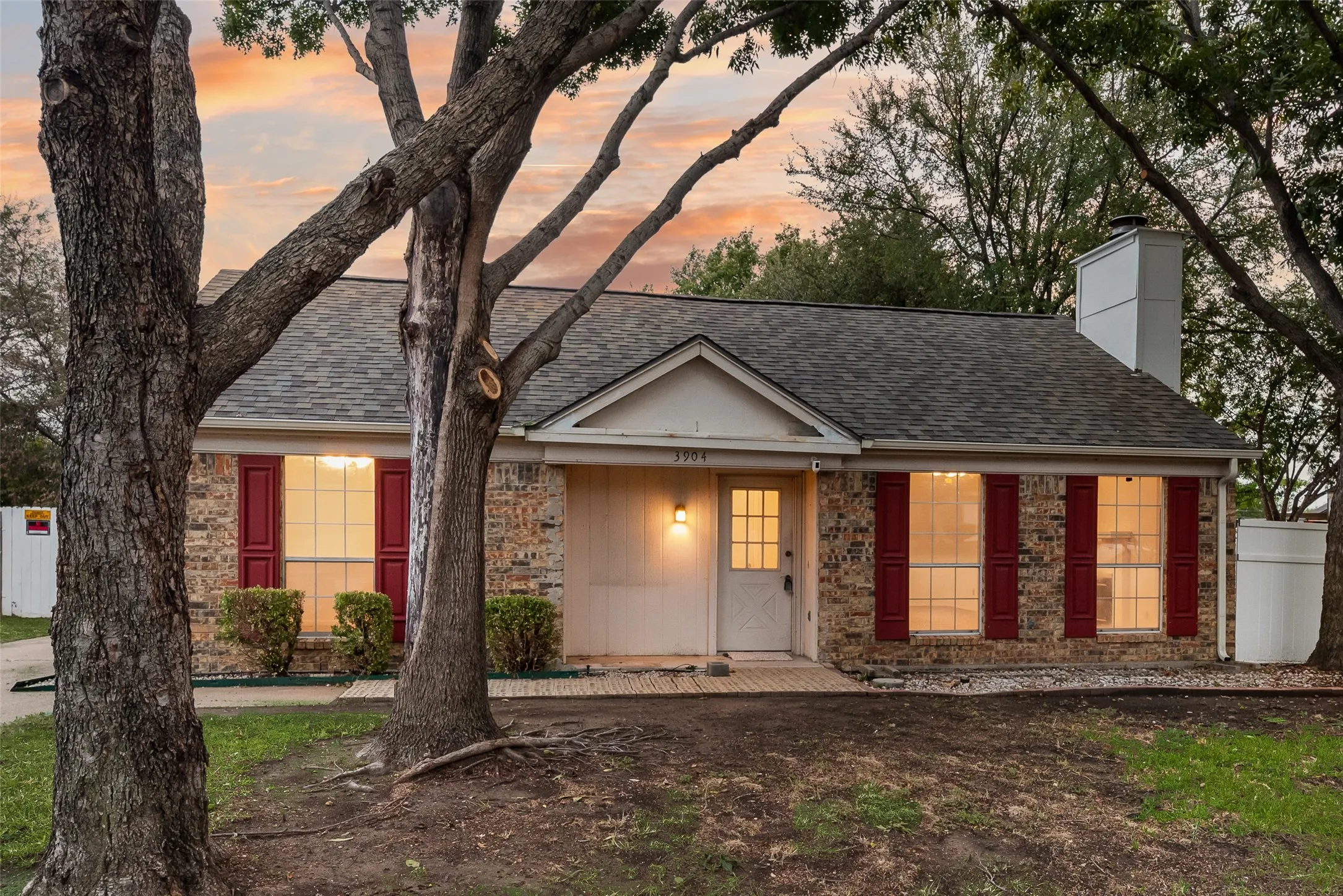 Single Family Residence For Sale in Tarrant County , 3904 Manzinita Street, Fort Worth, Texas 76137, 3 Bedroom, 1 Bathroom, Garage spaces, 1,053 Sqft, built in 1983, mls#21403367, Real Estate Agent in Fort Worth, Homes For Sale in Tarrant county, Homes For Sale in Fort Worth, Realtor in Fort Worth Texas, Real Estate Brokerage Independent Realty Texas, Luminita Cordes Realtor