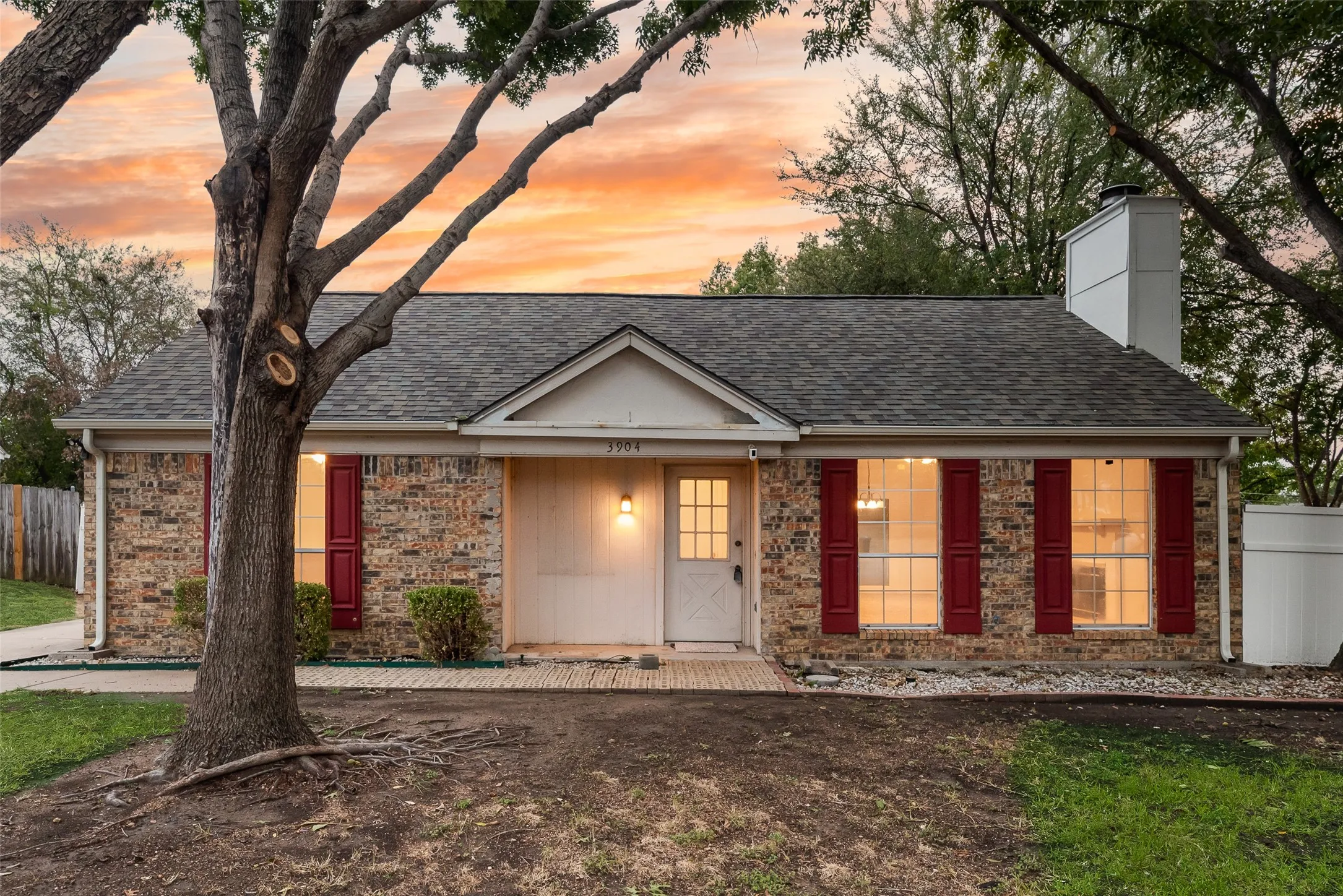 Single Family Residence For Sale in Tarrant County , 3904 Manzinita Street, Fort Worth, Texas 76137, 3 Bedroom, 1 Bathroom, Garage spaces, 1,053 Sqft, built in 1983, mls#21403367, Real Estate Agent in Fort Worth, Homes For Sale in Tarrant county, Homes For Sale in Fort Worth, Realtor in Fort Worth Texas, Real Estate Brokerage Independent Realty Texas, Luminita Cordes Realtor