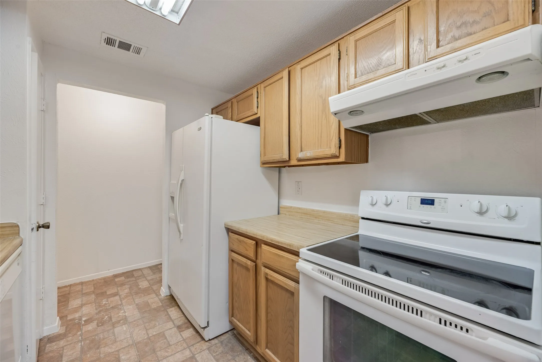 Single Family Residence For Sale in Tarrant County , 3904 Manzinita Street, Fort Worth, Texas 76137, 3 Bedroom, 1 Bathroom, Garage spaces, 1,053 Sqft, built in 1983, mls#21403367, Real Estate Agent in Fort Worth, Homes For Sale in Tarrant county, Homes For Sale in Fort Worth, Realtor in Fort Worth Texas, Real Estate Brokerage Independent Realty Texas, Luminita Cordes Realtor