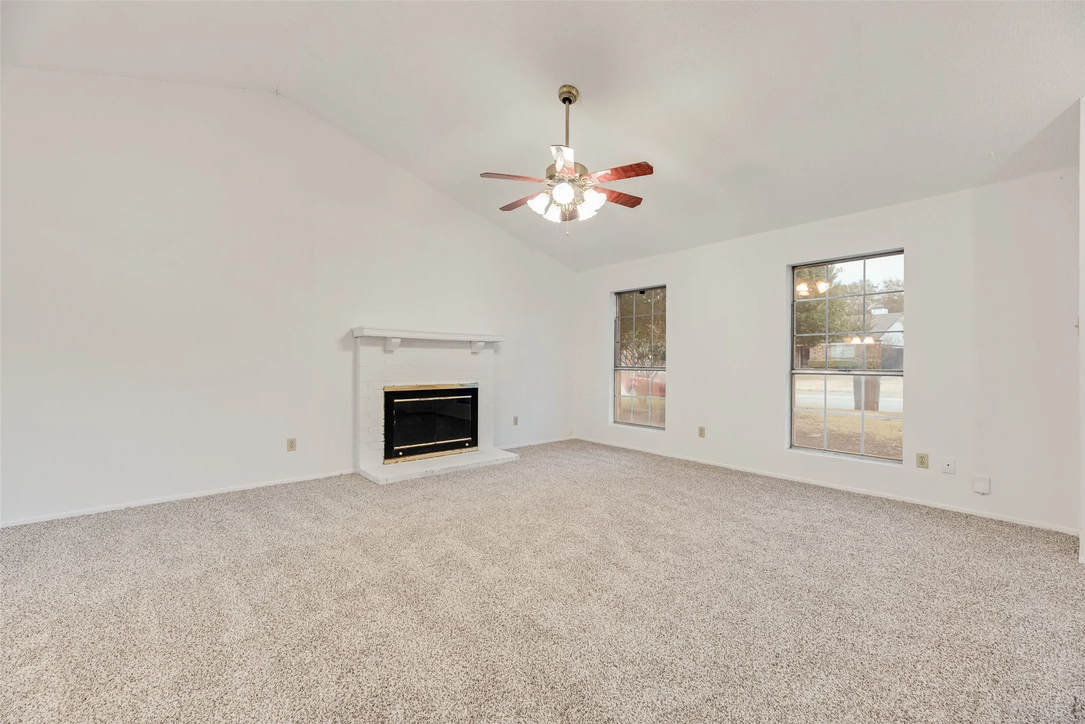 Single Family Residence For Sale in Tarrant County , 3904 Manzinita Street, Fort Worth, Texas 76137, 3 Bedroom, 1 Bathroom, Garage spaces, 1,053 Sqft, built in 1983, mls#21403367, Real Estate Agent in Fort Worth, Homes For Sale in Tarrant county, Homes For Sale in Fort Worth, Realtor in Fort Worth Texas, Real Estate Brokerage Independent Realty Texas, Luminita Cordes Realtor