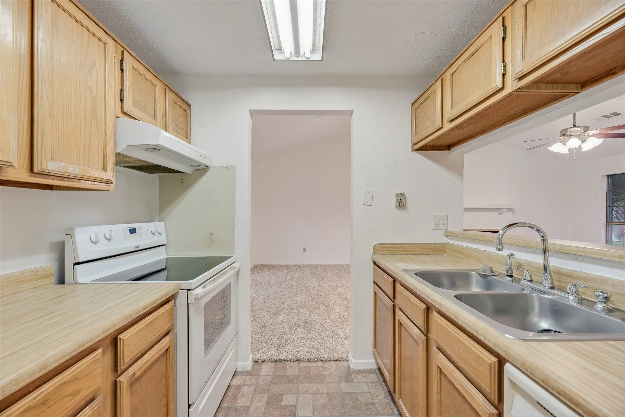 Single Family Residence For Sale in Tarrant County , 3904 Manzinita Street, Fort Worth, Texas 76137, 3 Bedroom, 1 Bathroom, Garage spaces, 1,053 Sqft, built in 1983, mls#21403367, Real Estate Agent in Fort Worth, Homes For Sale in Tarrant county, Homes For Sale in Fort Worth, Realtor in Fort Worth Texas, Real Estate Brokerage Independent Realty Texas, Luminita Cordes Realtor