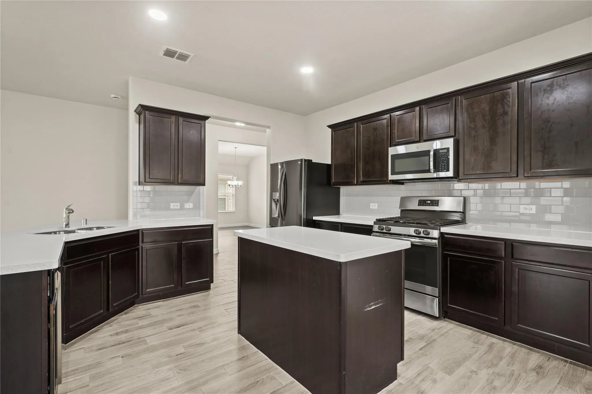 Single Family Residence For Rent in Collin County , 906 Silverbell Street, Princeton, Texas 75407, 4 Bedroom, 2 Bathroom, 2 Garage spaces, 1,999 Sqft, built in 2018, mls#21390390, Real Estate Agent in Princeton, Homes For Rent in Collin county, Homes For Rent in Princeton, Realtor in Princeton Texas, Real Estate Brokerage Independent Realty Texas, Luminita Cordes Realtor