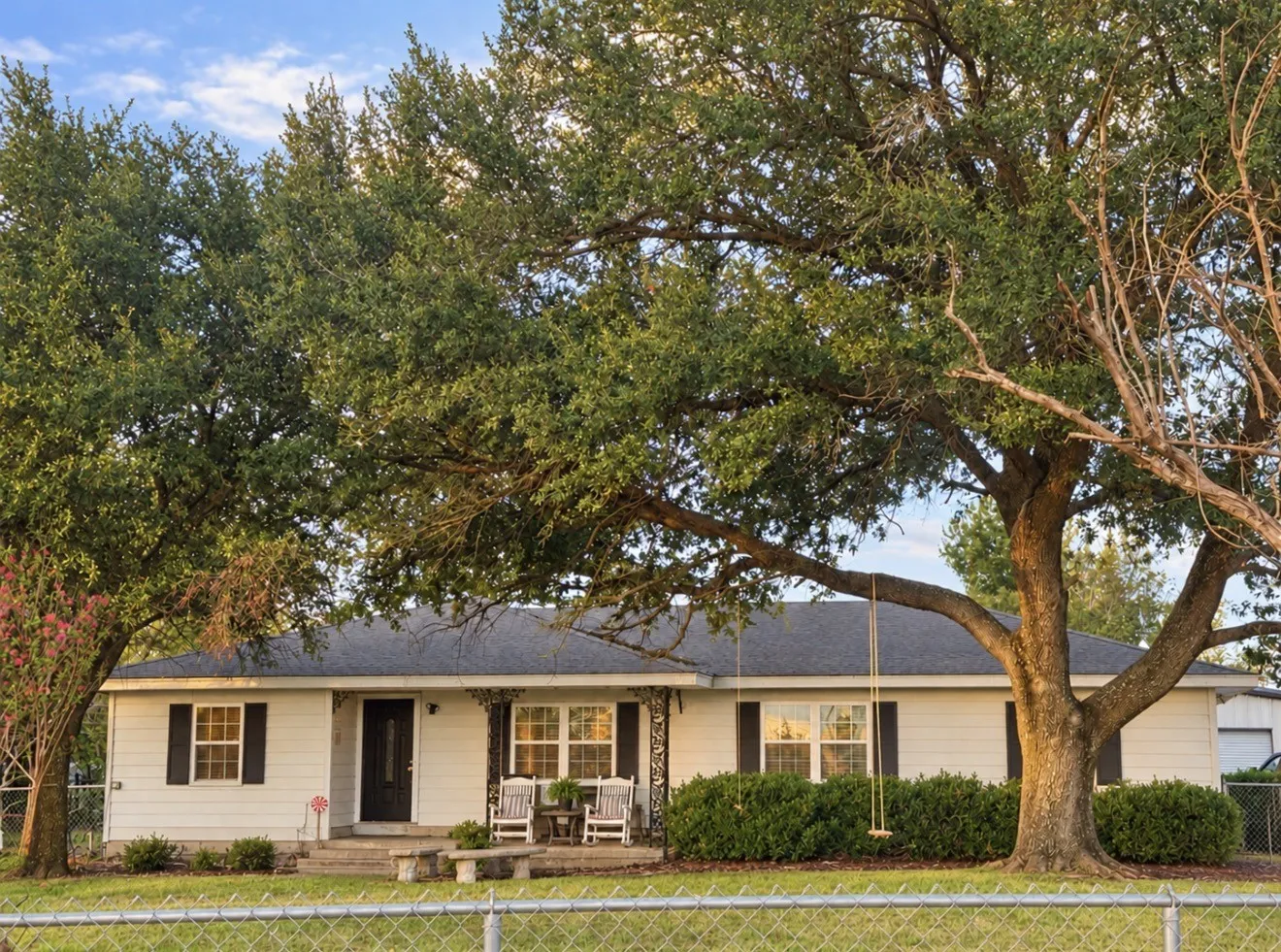 Single Family Residence For Sale in Hill County , 1818 State Highway 171, Hubbard, Texas 76648, 6 Bedroom, 3 Bathroom, 2 Garage spaces, 1,614 Sqft, built in 1969, mls#21403363, Real Estate Agent in Hubbard, Homes For Sale in Hill county, Homes For Sale in Hubbard, Realtor in Hubbard Texas, Real Estate Brokerage Independent Realty Texas, Luminita Cordes Realtor