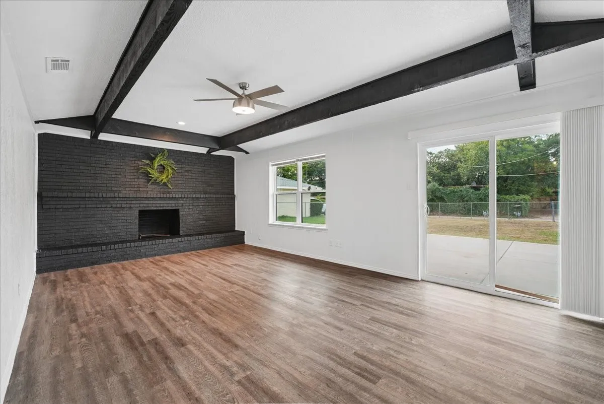 Single Family Residence For Sale in Dallas County , 236 Charles Street, De Soto, Texas 75115, 3 Bedroom, 2 Bathroom, 2 Garage spaces, 1,966 Sqft, built in 1973, mls#21403372, Real Estate Agent in De Soto, Homes For Sale in Dallas county, Homes For Sale in De Soto, Realtor in De Soto Texas, Real Estate Brokerage Independent Realty Texas, Luminita Cordes Realtor