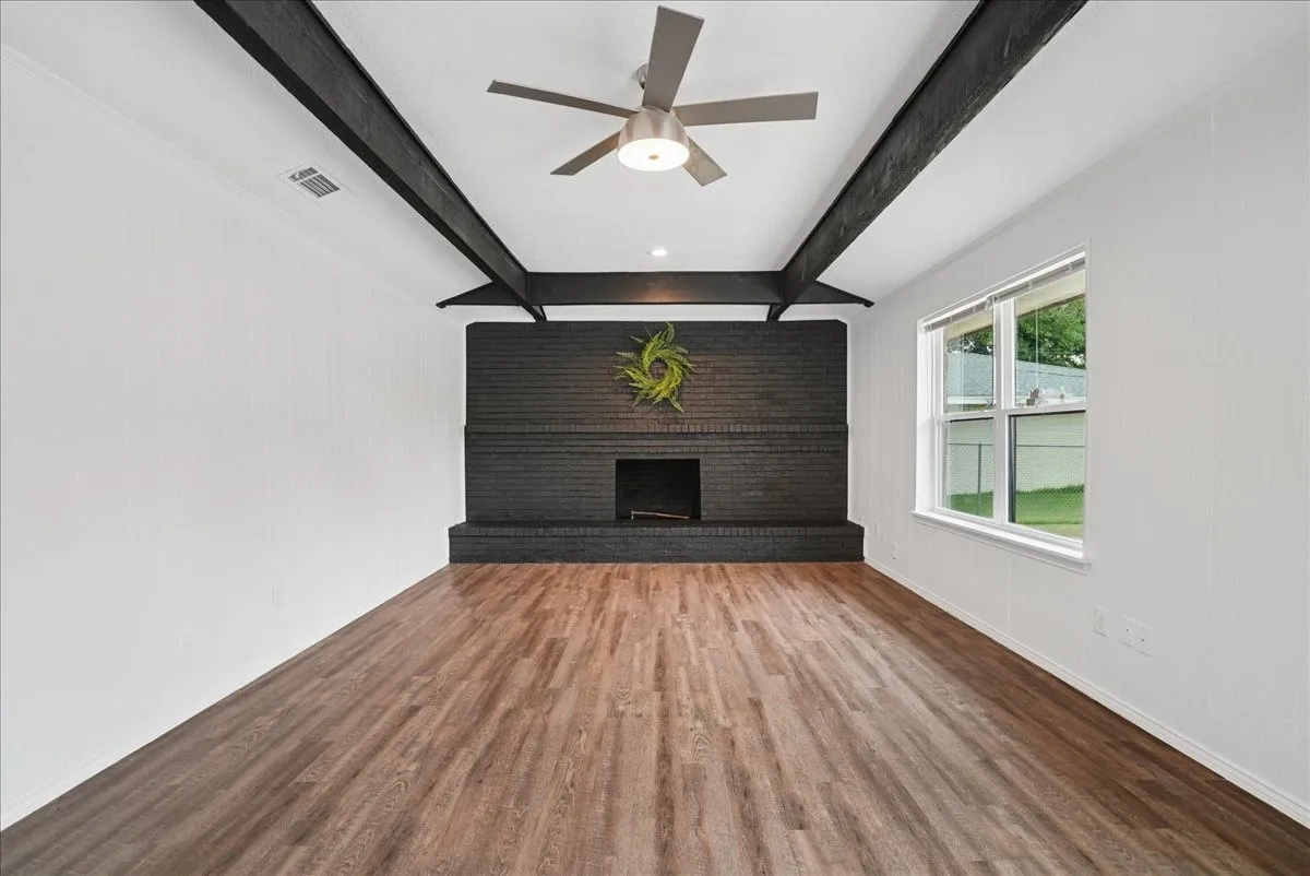 Single Family Residence For Sale in Dallas County , 236 Charles Street, De Soto, Texas 75115, 3 Bedroom, 2 Bathroom, 2 Garage spaces, 1,966 Sqft, built in 1973, mls#21403372, Real Estate Agent in De Soto, Homes For Sale in Dallas county, Homes For Sale in De Soto, Realtor in De Soto Texas, Real Estate Brokerage Independent Realty Texas, Luminita Cordes Realtor