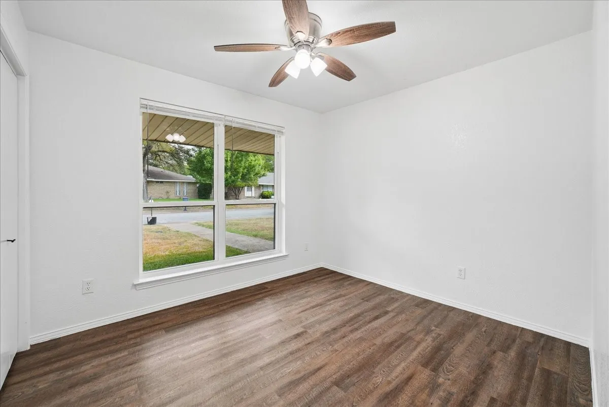 Single Family Residence For Sale in Dallas County , 236 Charles Street, De Soto, Texas 75115, 3 Bedroom, 2 Bathroom, 2 Garage spaces, 1,966 Sqft, built in 1973, mls#21403372, Real Estate Agent in De Soto, Homes For Sale in Dallas county, Homes For Sale in De Soto, Realtor in De Soto Texas, Real Estate Brokerage Independent Realty Texas, Luminita Cordes Realtor