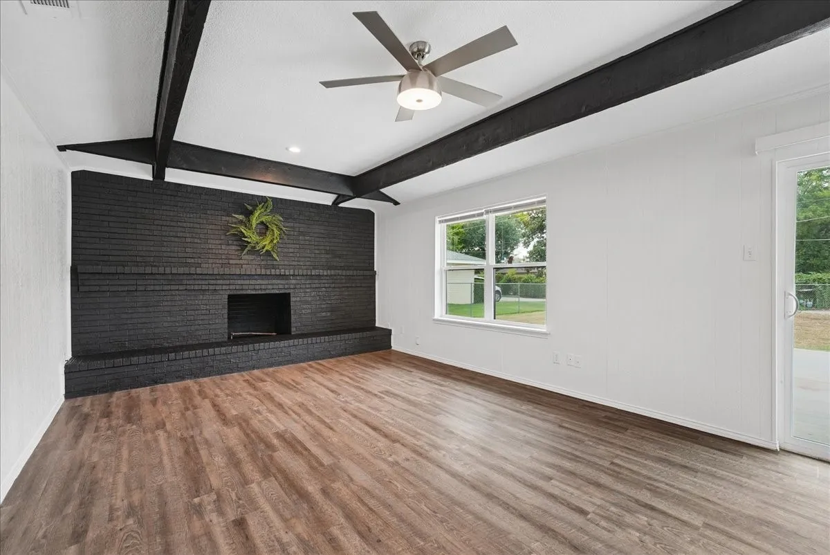 Single Family Residence For Sale in Dallas County , 236 Charles Street, De Soto, Texas 75115, 3 Bedroom, 2 Bathroom, 2 Garage spaces, 1,966 Sqft, built in 1973, mls#21403372, Real Estate Agent in De Soto, Homes For Sale in Dallas county, Homes For Sale in De Soto, Realtor in De Soto Texas, Real Estate Brokerage Independent Realty Texas, Luminita Cordes Realtor