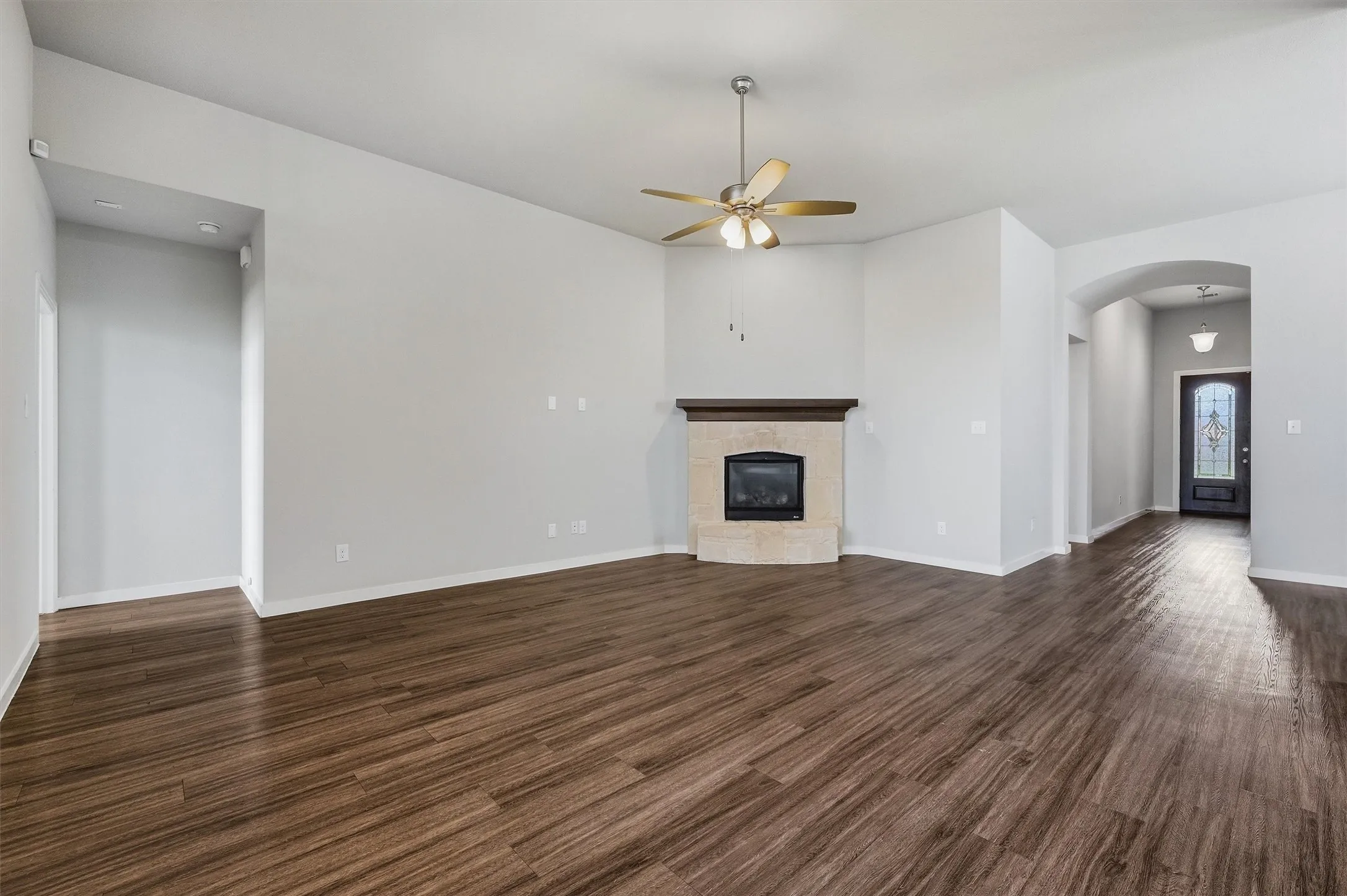 Single Family Residence For Sale in Grayson County , 3813 Iron Ore Drive, Denison, Texas 75020, 4 Bedroom, 3 Bathroom, 2 Garage spaces, 2,152 Sqft, built in 2018, mls#21403369, Real Estate Agent in Denison, Homes For Sale in Grayson county, Homes For Sale in Denison, Realtor in Denison Texas, Real Estate Brokerage Independent Realty Texas, Luminita Cordes Realtor