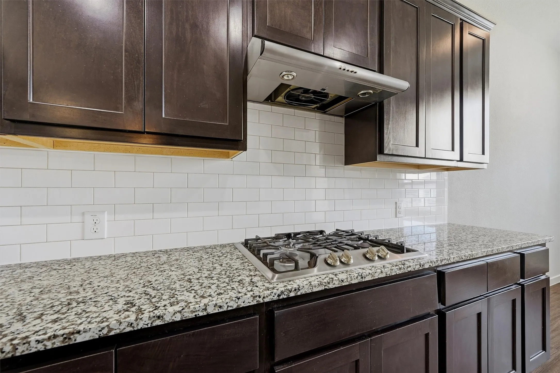 Single Family Residence For Sale in Grayson County , 3813 Iron Ore Drive, Denison, Texas 75020, 4 Bedroom, 3 Bathroom, 2 Garage spaces, 2,152 Sqft, built in 2018, mls#21403369, Real Estate Agent in Denison, Homes For Sale in Grayson county, Homes For Sale in Denison, Realtor in Denison Texas, Real Estate Brokerage Independent Realty Texas, Luminita Cordes Realtor