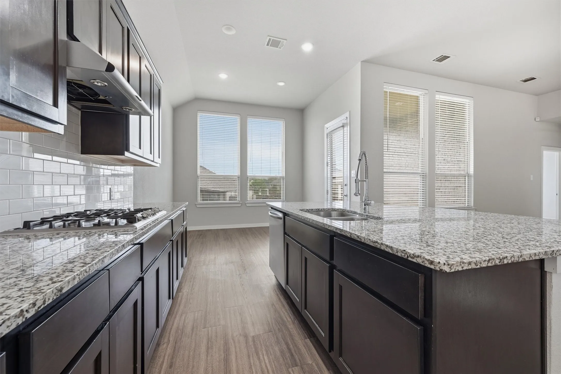 Single Family Residence For Sale in Grayson County , 3813 Iron Ore Drive, Denison, Texas 75020, 4 Bedroom, 3 Bathroom, 2 Garage spaces, 2,152 Sqft, built in 2018, mls#21403369, Real Estate Agent in Denison, Homes For Sale in Grayson county, Homes For Sale in Denison, Realtor in Denison Texas, Real Estate Brokerage Independent Realty Texas, Luminita Cordes Realtor