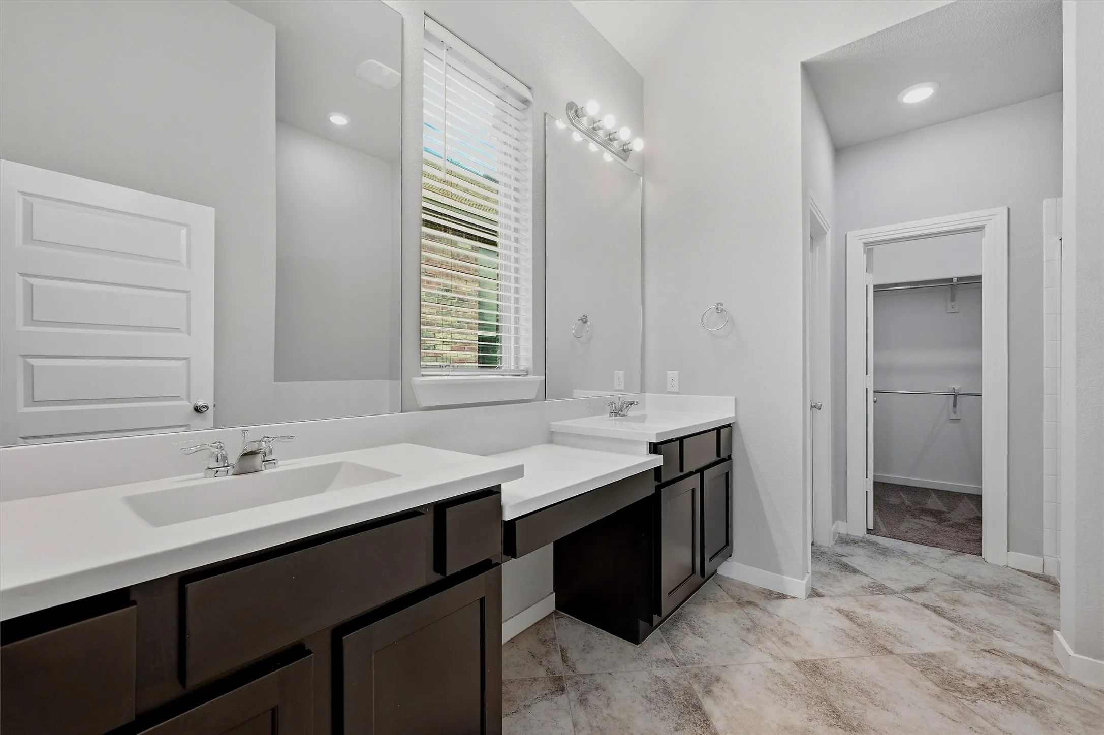 Single Family Residence For Sale in Grayson County , 3813 Iron Ore Drive, Denison, Texas 75020, 4 Bedroom, 3 Bathroom, 2 Garage spaces, 2,152 Sqft, built in 2018, mls#21403369, Real Estate Agent in Denison, Homes For Sale in Grayson county, Homes For Sale in Denison, Realtor in Denison Texas, Real Estate Brokerage Independent Realty Texas, Luminita Cordes Realtor