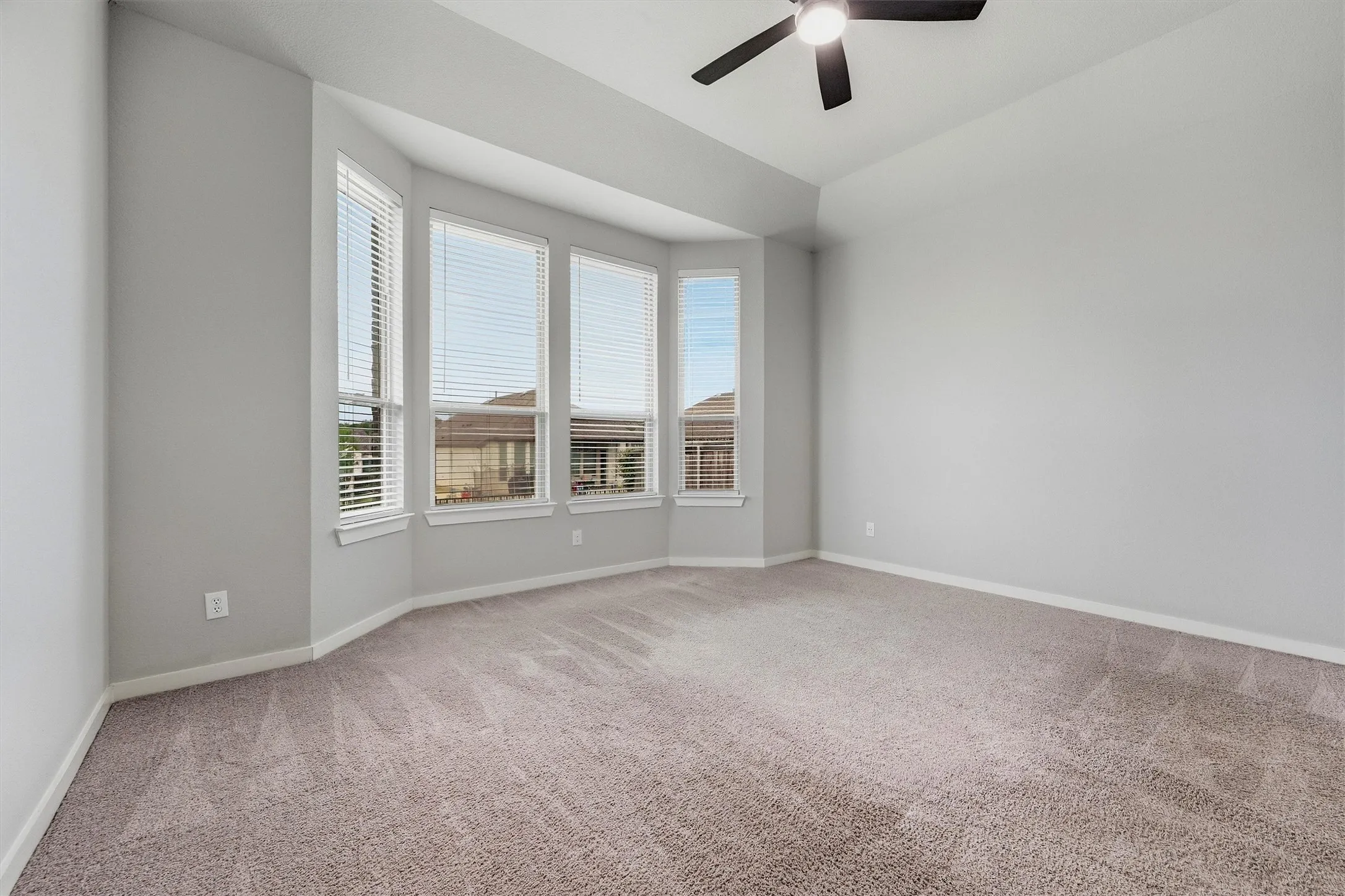Single Family Residence For Sale in Grayson County , 3813 Iron Ore Drive, Denison, Texas 75020, 4 Bedroom, 3 Bathroom, 2 Garage spaces, 2,152 Sqft, built in 2018, mls#21403369, Real Estate Agent in Denison, Homes For Sale in Grayson county, Homes For Sale in Denison, Realtor in Denison Texas, Real Estate Brokerage Independent Realty Texas, Luminita Cordes Realtor