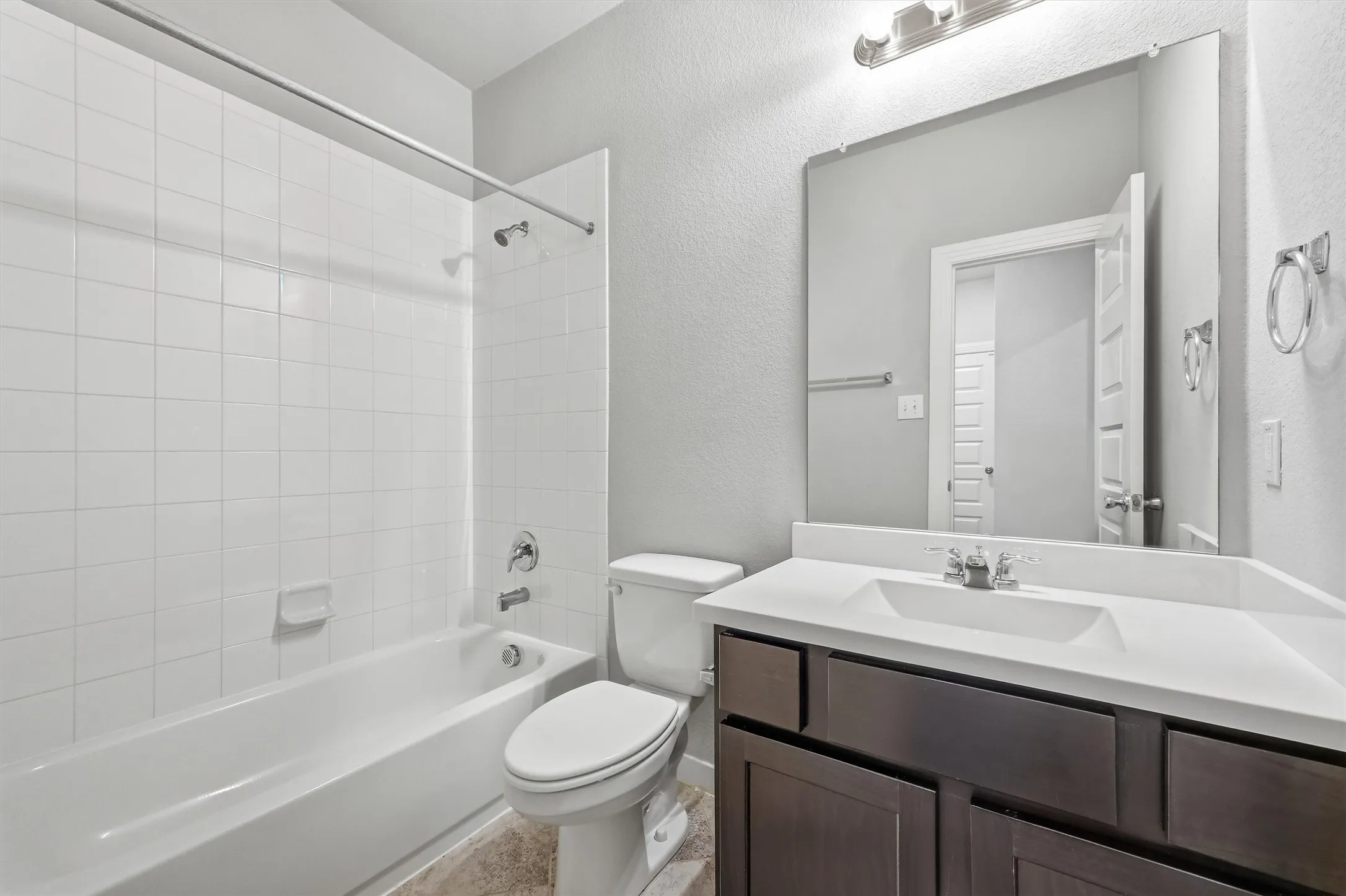 Single Family Residence For Sale in Grayson County , 3813 Iron Ore Drive, Denison, Texas 75020, 4 Bedroom, 3 Bathroom, 2 Garage spaces, 2,152 Sqft, built in 2018, mls#21403369, Real Estate Agent in Denison, Homes For Sale in Grayson county, Homes For Sale in Denison, Realtor in Denison Texas, Real Estate Brokerage Independent Realty Texas, Luminita Cordes Realtor