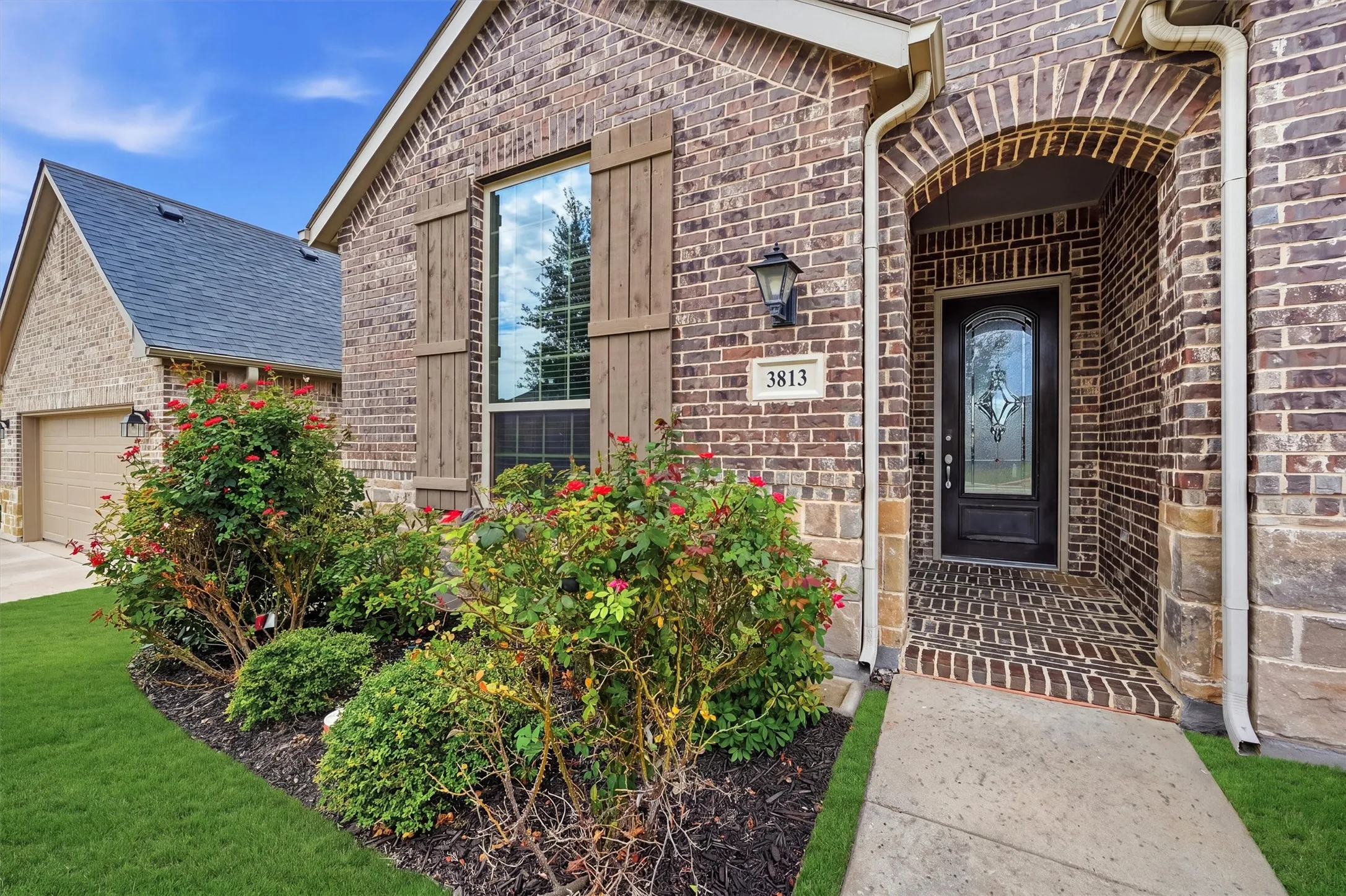 Single Family Residence For Sale in Grayson County , 3813 Iron Ore Drive, Denison, Texas 75020, 4 Bedroom, 3 Bathroom, 2 Garage spaces, 2,152 Sqft, built in 2018, mls#21403369, Real Estate Agent in Denison, Homes For Sale in Grayson county, Homes For Sale in Denison, Realtor in Denison Texas, Real Estate Brokerage Independent Realty Texas, Luminita Cordes Realtor