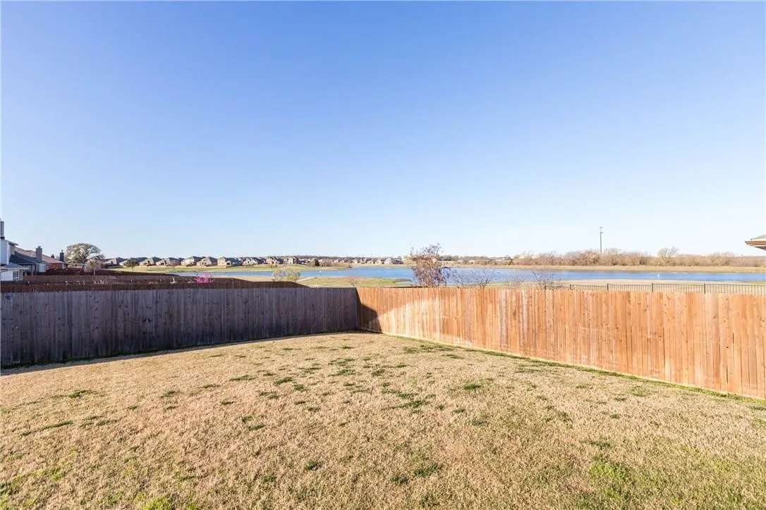 Single Family Residence For Sale in Denton County , 8404 Sioux Trail, Aubrey, Texas 76227, 4 Bedroom, 3 Bathroom, 2 Garage spaces, 2,573 Sqft, built in 2015, mls#21403384, Real Estate Agent in Aubrey, Homes For Sale in Denton county, Homes For Sale in Aubrey, Realtor in Aubrey Texas, Real Estate Brokerage Independent Realty Texas, Luminita Cordes Realtor