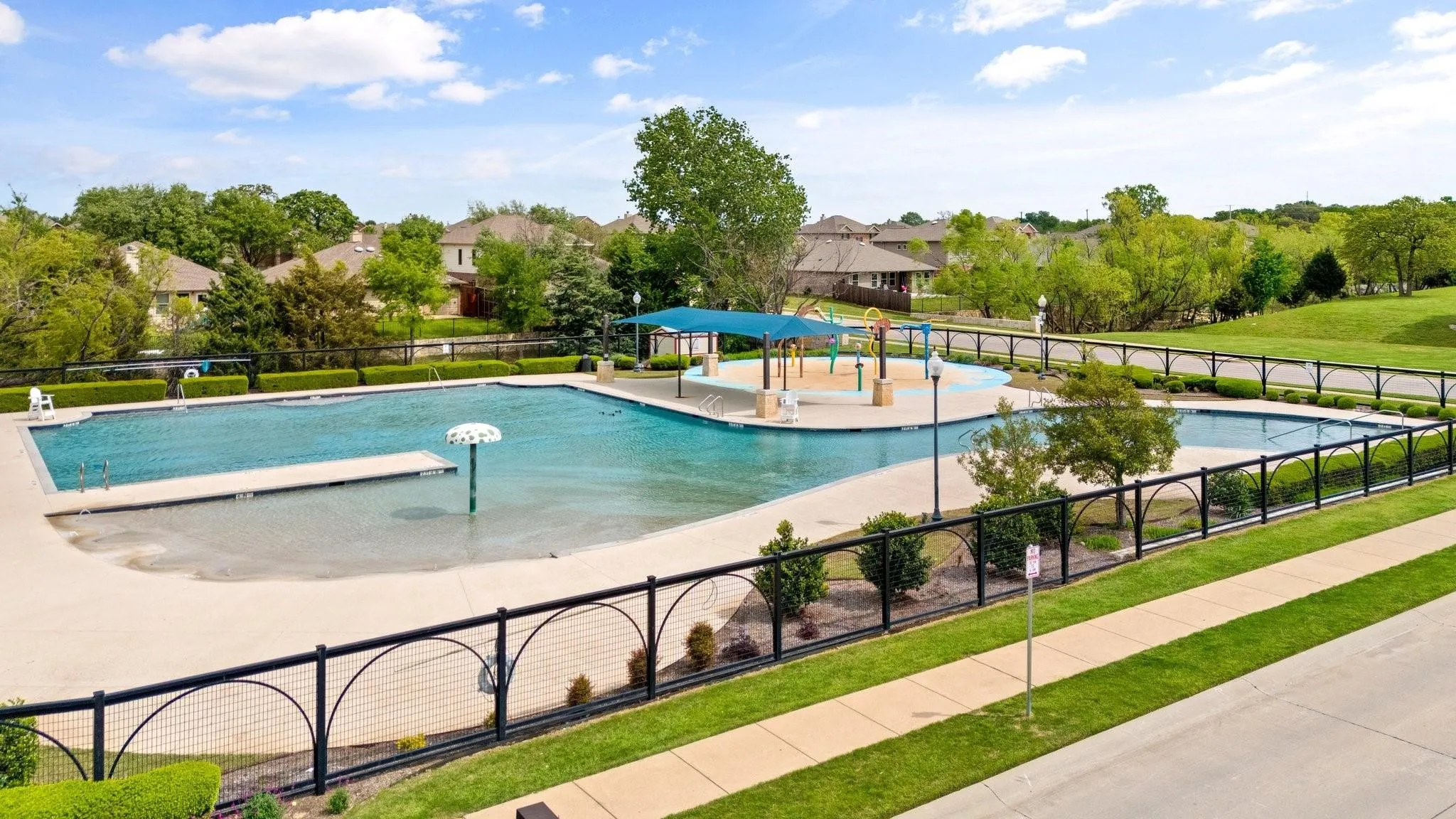 Single Family Residence For Sale in Denton County , 8404 Sioux Trail, Aubrey, Texas 76227, 4 Bedroom, 3 Bathroom, 2 Garage spaces, 2,573 Sqft, built in 2015, mls#21403384, Real Estate Agent in Aubrey, Homes For Sale in Denton county, Homes For Sale in Aubrey, Realtor in Aubrey Texas, Real Estate Brokerage Independent Realty Texas, Luminita Cordes Realtor
