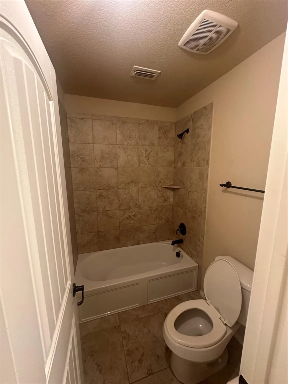 Single Family Residence For Sale in Denton County , 8404 Sioux Trail, Aubrey, Texas 76227, 4 Bedroom, 3 Bathroom, 2 Garage spaces, 2,573 Sqft, built in 2015, mls#21403384, Real Estate Agent in Aubrey, Homes For Sale in Denton county, Homes For Sale in Aubrey, Realtor in Aubrey Texas, Real Estate Brokerage Independent Realty Texas, Luminita Cordes Realtor