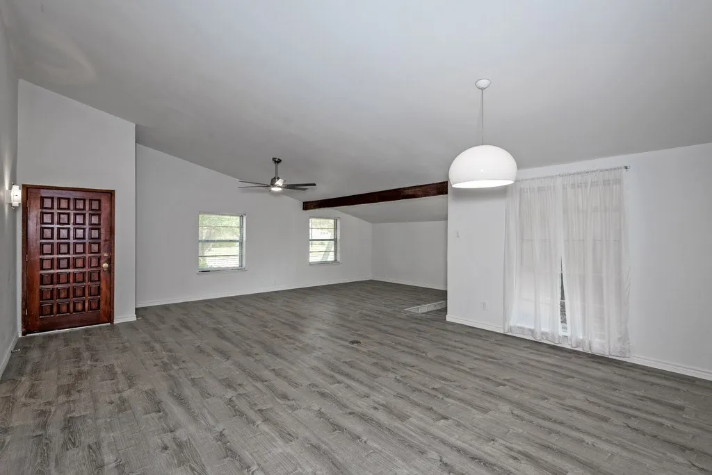 Single Family Residence For Rent in Dallas County , 3134 High Plateau Drive, Garland, Texas 75044, 3 Bedroom, 2 Bathroom, 2 Garage spaces, 1,863 Sqft, built in 1972, mls#21403387, Real Estate Agent in Garland, Homes For Rent in Dallas county, Homes For Rent in Garland, Realtor in Garland Texas, Real Estate Brokerage Independent Realty Texas, Luminita Cordes Realtor