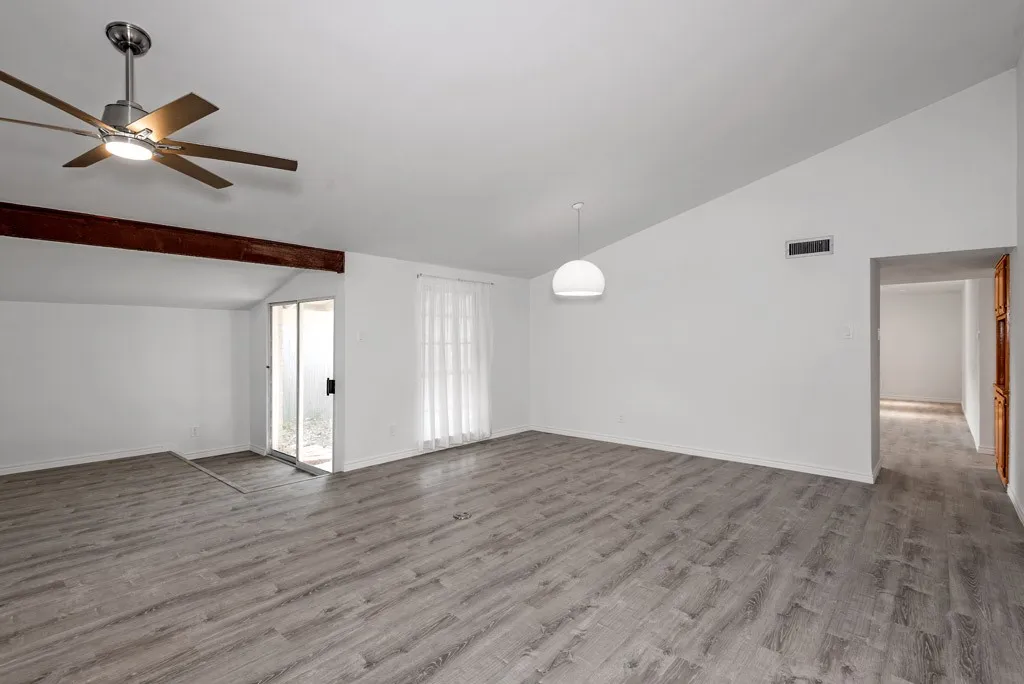 Single Family Residence For Rent in Dallas County , 3134 High Plateau Drive, Garland, Texas 75044, 3 Bedroom, 2 Bathroom, 2 Garage spaces, 1,863 Sqft, built in 1972, mls#21403387, Real Estate Agent in Garland, Homes For Rent in Dallas county, Homes For Rent in Garland, Realtor in Garland Texas, Real Estate Brokerage Independent Realty Texas, Luminita Cordes Realtor