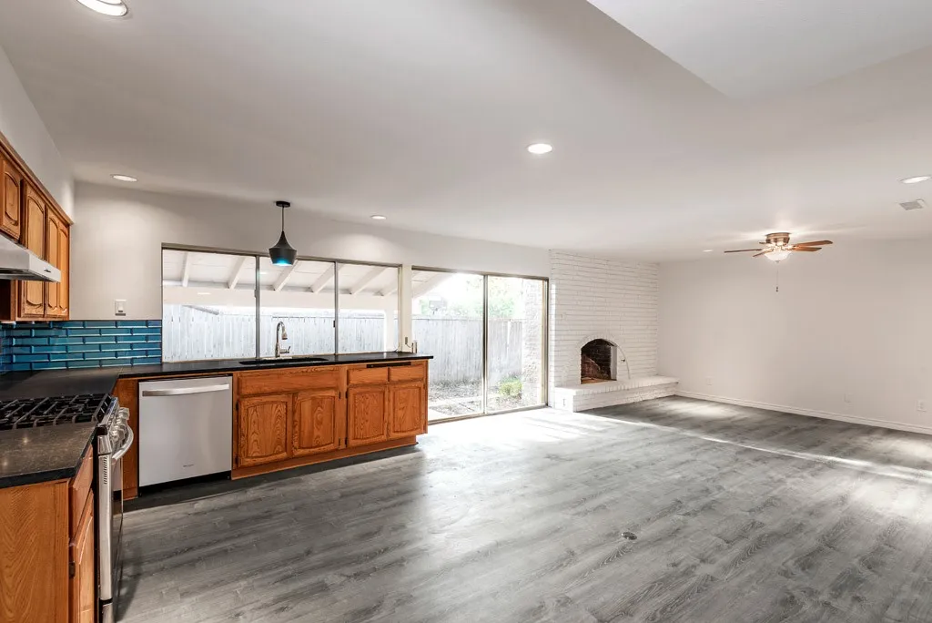 Single Family Residence For Rent in Dallas County , 3134 High Plateau Drive, Garland, Texas 75044, 3 Bedroom, 2 Bathroom, 2 Garage spaces, 1,863 Sqft, built in 1972, mls#21403387, Real Estate Agent in Garland, Homes For Rent in Dallas county, Homes For Rent in Garland, Realtor in Garland Texas, Real Estate Brokerage Independent Realty Texas, Luminita Cordes Realtor