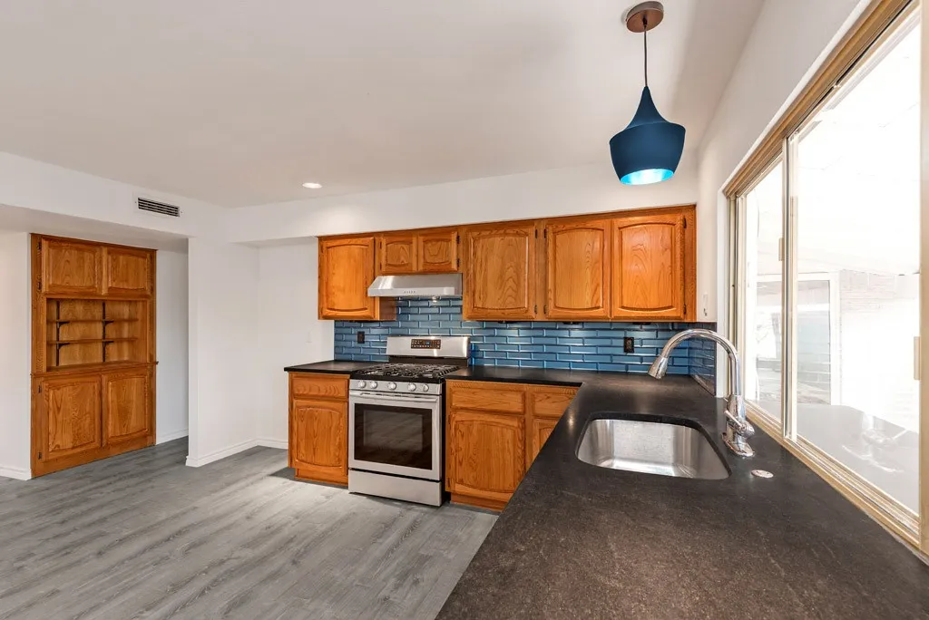 Single Family Residence For Rent in Dallas County , 3134 High Plateau Drive, Garland, Texas 75044, 3 Bedroom, 2 Bathroom, 2 Garage spaces, 1,863 Sqft, built in 1972, mls#21403387, Real Estate Agent in Garland, Homes For Rent in Dallas county, Homes For Rent in Garland, Realtor in Garland Texas, Real Estate Brokerage Independent Realty Texas, Luminita Cordes Realtor