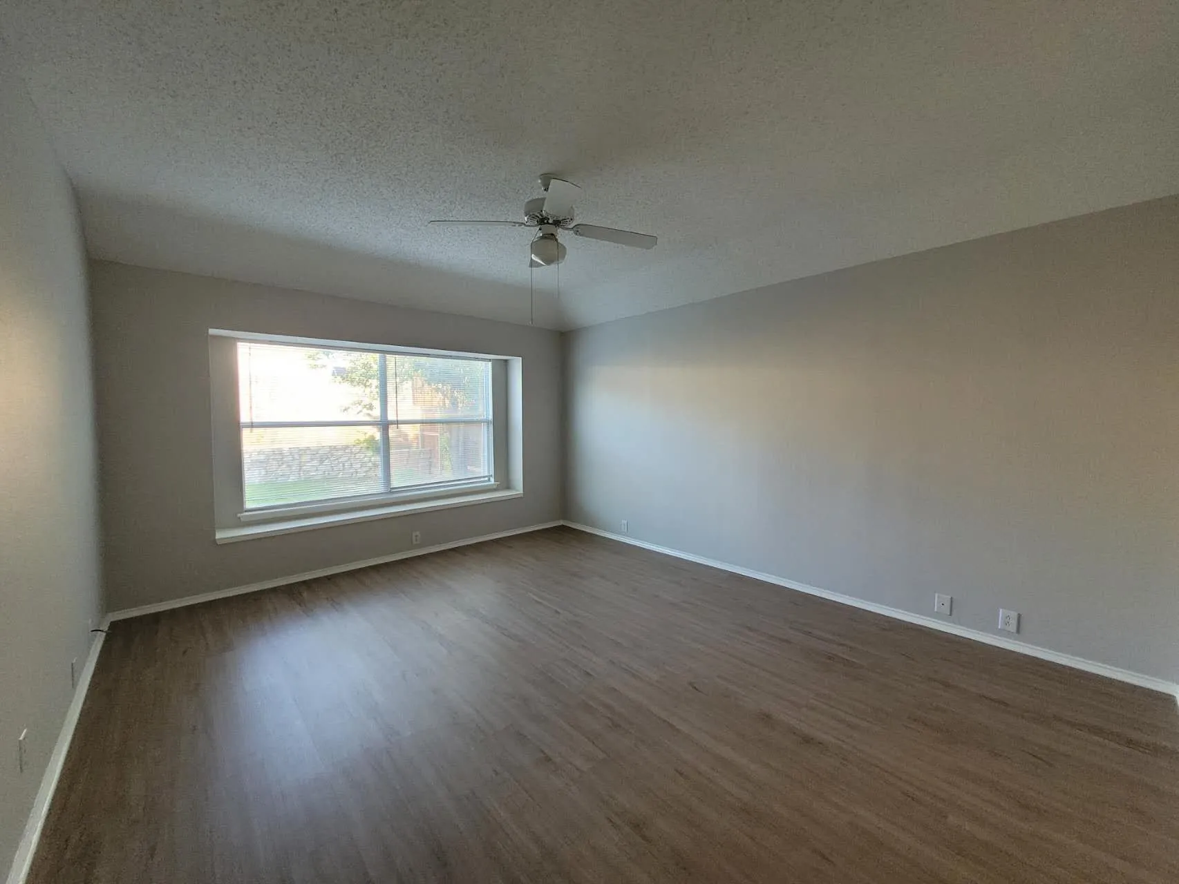Single Family Residence For Rent in Tarrant County , 4609 Parkview Lane, Fort Worth, Texas 76137, 3 Bedroom, 2 Bathroom, 2 Garage spaces, 1,713 Sqft, built in 1997, mls#21403392, Real Estate Agent in Fort Worth, Homes For Rent in Tarrant county, Homes For Rent in Fort Worth, Realtor in Fort Worth Texas, Real Estate Brokerage Independent Realty Texas, Luminita Cordes Realtor