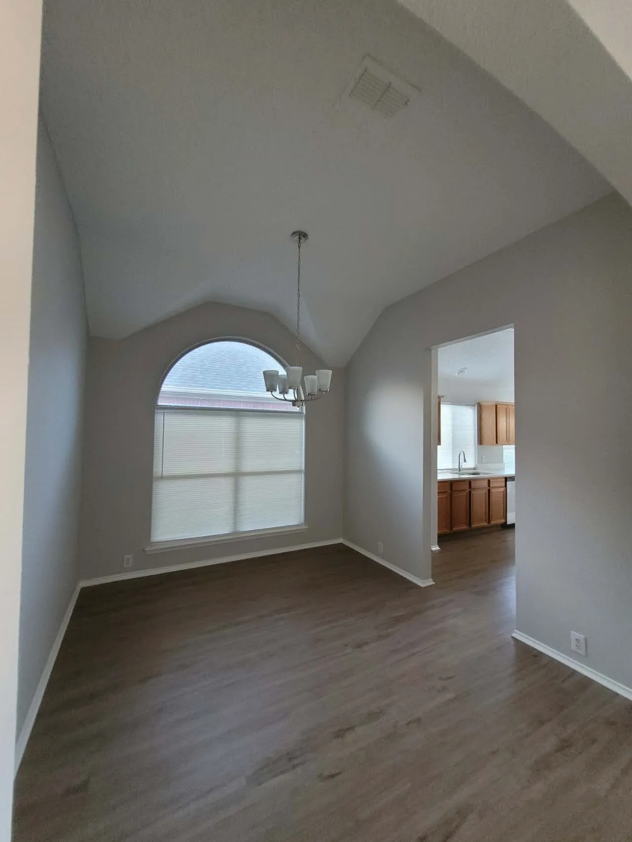 Single Family Residence For Rent in Tarrant County , 4609 Parkview Lane, Fort Worth, Texas 76137, 3 Bedroom, 2 Bathroom, 2 Garage spaces, 1,713 Sqft, built in 1997, mls#21403392, Real Estate Agent in Fort Worth, Homes For Rent in Tarrant county, Homes For Rent in Fort Worth, Realtor in Fort Worth Texas, Real Estate Brokerage Independent Realty Texas, Luminita Cordes Realtor