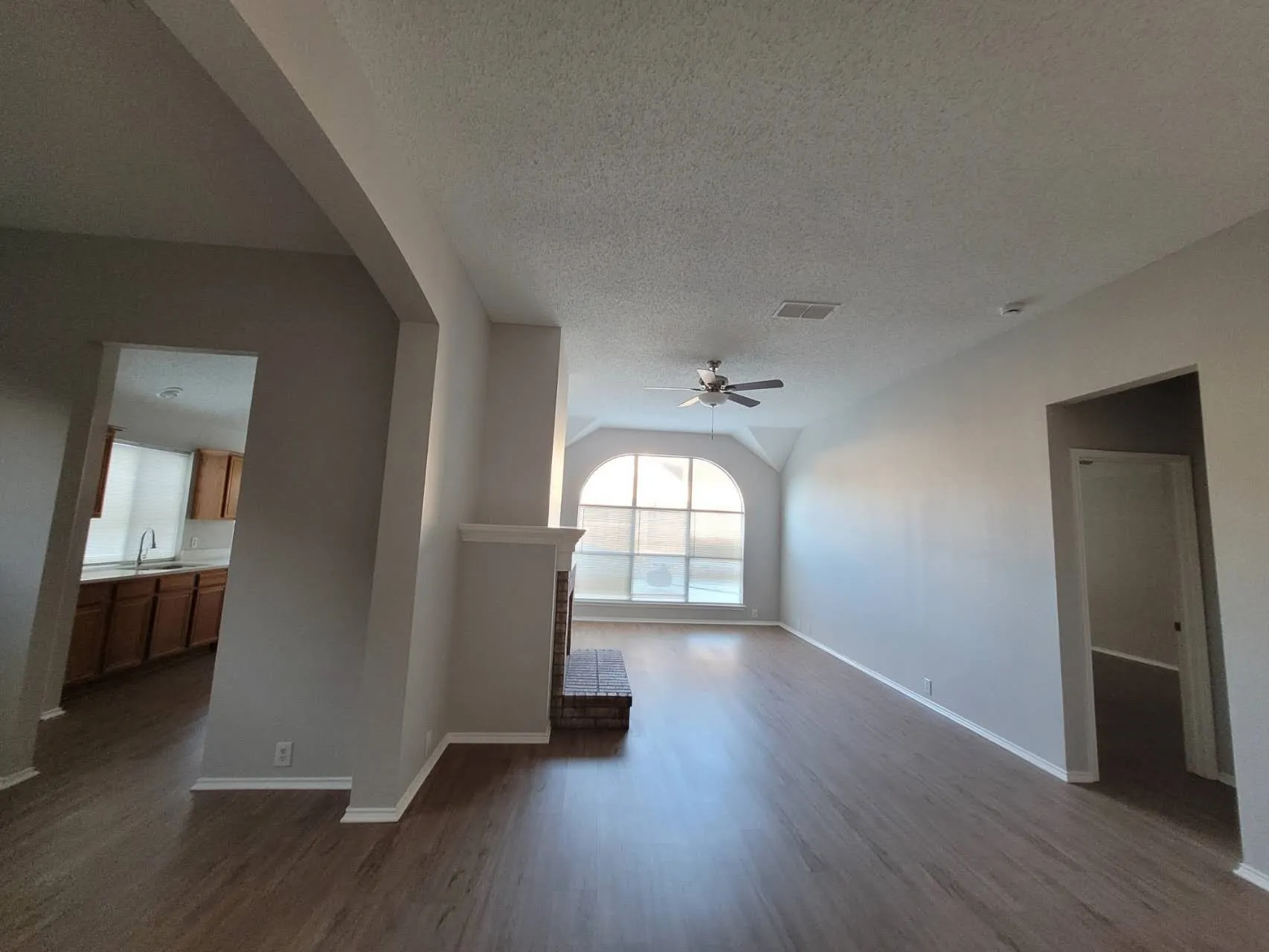 Single Family Residence For Rent in Tarrant County , 4609 Parkview Lane, Fort Worth, Texas 76137, 3 Bedroom, 2 Bathroom, 2 Garage spaces, 1,713 Sqft, built in 1997, mls#21403392, Real Estate Agent in Fort Worth, Homes For Rent in Tarrant county, Homes For Rent in Fort Worth, Realtor in Fort Worth Texas, Real Estate Brokerage Independent Realty Texas, Luminita Cordes Realtor