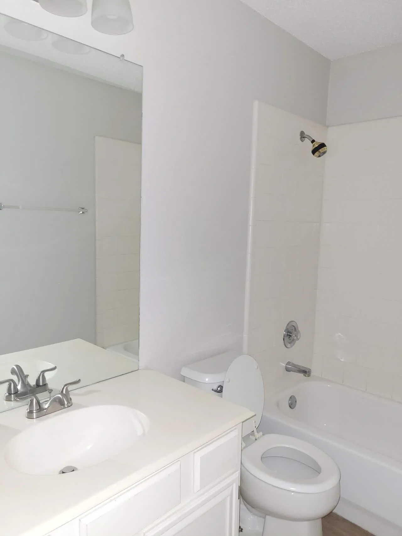 Single Family Residence For Rent in Tarrant County , 4609 Parkview Lane, Fort Worth, Texas 76137, 3 Bedroom, 2 Bathroom, 2 Garage spaces, 1,713 Sqft, built in 1997, mls#21403392, Real Estate Agent in Fort Worth, Homes For Rent in Tarrant county, Homes For Rent in Fort Worth, Realtor in Fort Worth Texas, Real Estate Brokerage Independent Realty Texas, Luminita Cordes Realtor