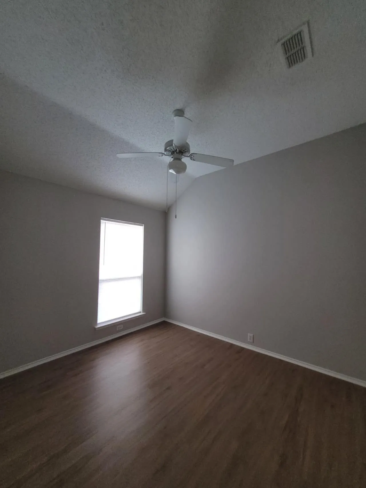 Single Family Residence For Rent in Tarrant County , 4609 Parkview Lane, Fort Worth, Texas 76137, 3 Bedroom, 2 Bathroom, 2 Garage spaces, 1,713 Sqft, built in 1997, mls#21403392, Real Estate Agent in Fort Worth, Homes For Rent in Tarrant county, Homes For Rent in Fort Worth, Realtor in Fort Worth Texas, Real Estate Brokerage Independent Realty Texas, Luminita Cordes Realtor