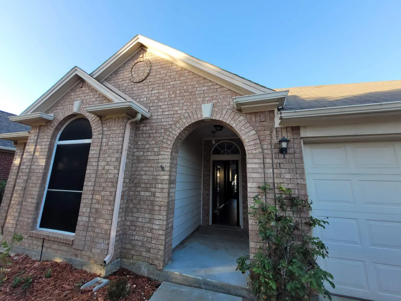 Single Family Residence For Rent in Tarrant County , 4609 Parkview Lane, Fort Worth, Texas 76137, 3 Bedroom, 2 Bathroom, 2 Garage spaces, 1,713 Sqft, built in 1997, mls#21403392, Real Estate Agent in Fort Worth, Homes For Rent in Tarrant county, Homes For Rent in Fort Worth, Realtor in Fort Worth Texas, Real Estate Brokerage Independent Realty Texas, Luminita Cordes Realtor