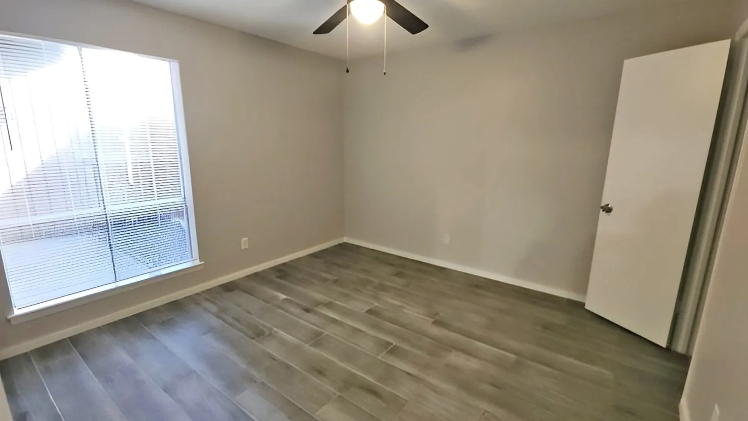 Condominium For Sale in Dallas County , 2627 Douglas Avenue 121, Dallas, Texas 75219, 2 Bedroom, 1 Bathroom, Garage spaces, 840 Sqft, built in 1972, mls#21403393, Real Estate Agent in Dallas, Homes For Sale in Dallas county, Homes For Sale in Dallas, Realtor in Dallas Texas, Real Estate Brokerage Independent Realty Texas, Luminita Cordes Realtor