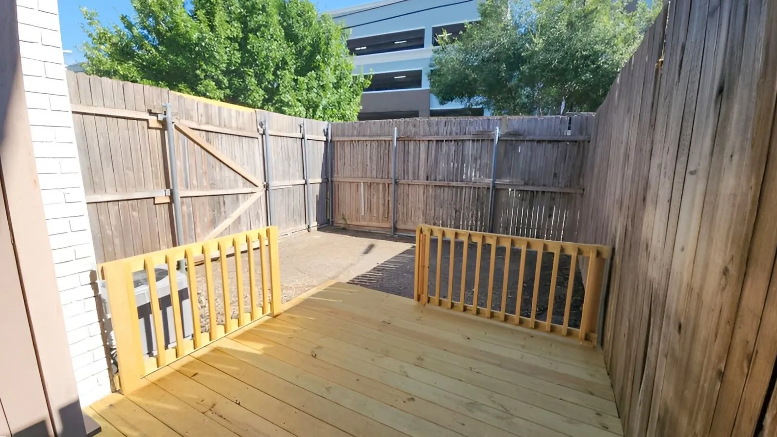 Condominium For Sale in Dallas County , 2627 Douglas Avenue 121, Dallas, Texas 75219, 2 Bedroom, 1 Bathroom, Garage spaces, 840 Sqft, built in 1972, mls#21403393, Real Estate Agent in Dallas, Homes For Sale in Dallas county, Homes For Sale in Dallas, Realtor in Dallas Texas, Real Estate Brokerage Independent Realty Texas, Luminita Cordes Realtor