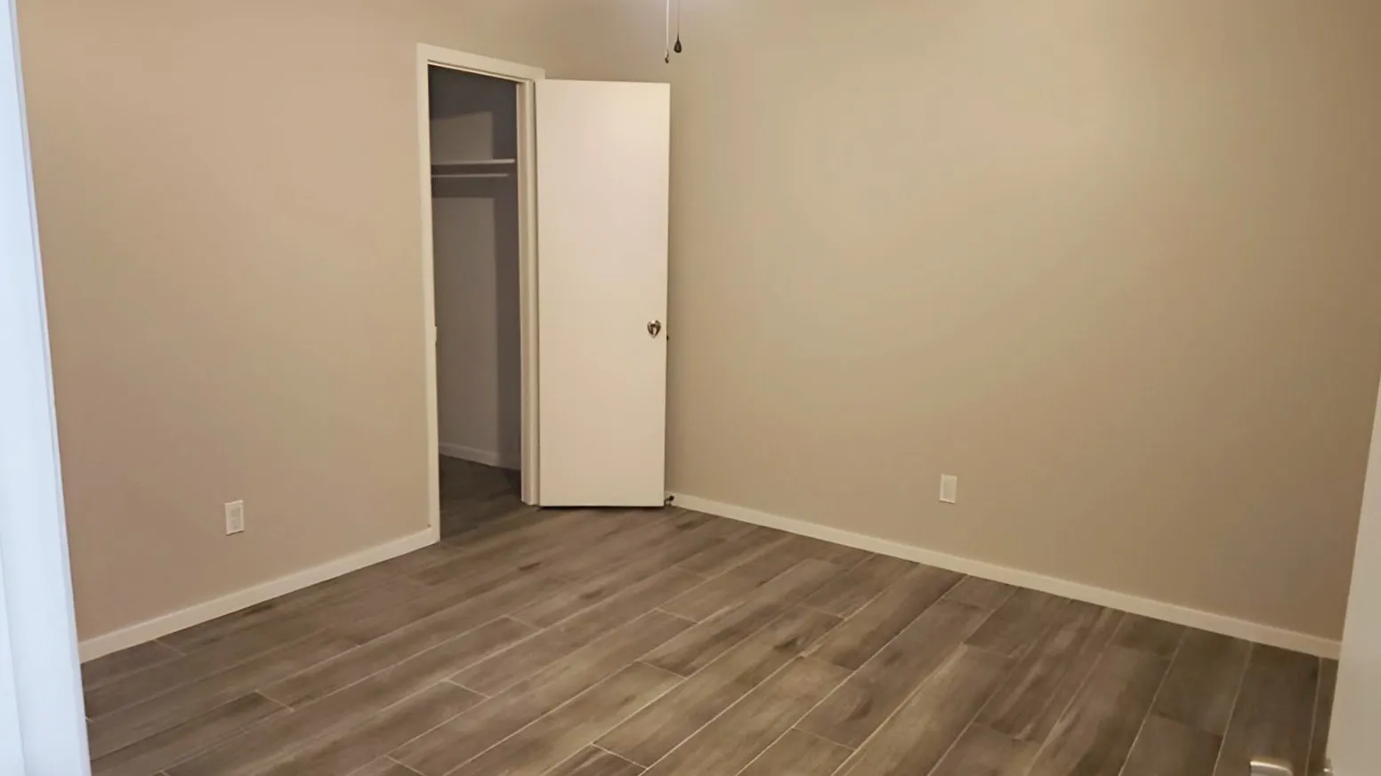 Condominium For Sale in Dallas County , 2627 Douglas Avenue 121, Dallas, Texas 75219, 2 Bedroom, 1 Bathroom, Garage spaces, 840 Sqft, built in 1972, mls#21403393, Real Estate Agent in Dallas, Homes For Sale in Dallas county, Homes For Sale in Dallas, Realtor in Dallas Texas, Real Estate Brokerage Independent Realty Texas, Luminita Cordes Realtor