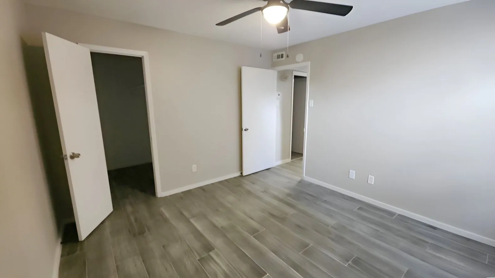 Condominium For Sale in Dallas County , 2627 Douglas Avenue 121, Dallas, Texas 75219, 2 Bedroom, 1 Bathroom, Garage spaces, 840 Sqft, built in 1972, mls#21403393, Real Estate Agent in Dallas, Homes For Sale in Dallas county, Homes For Sale in Dallas, Realtor in Dallas Texas, Real Estate Brokerage Independent Realty Texas, Luminita Cordes Realtor
